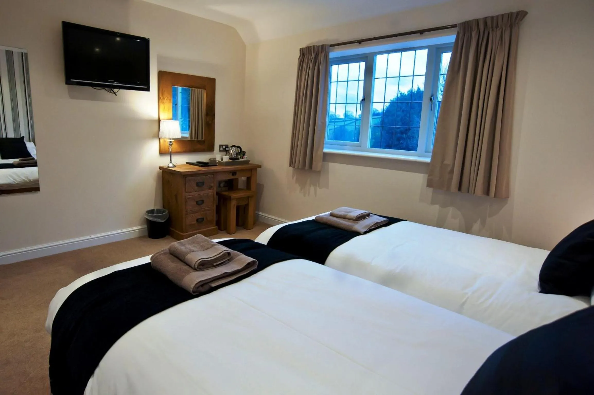 Bedroom, Bed in The White Hart Inn