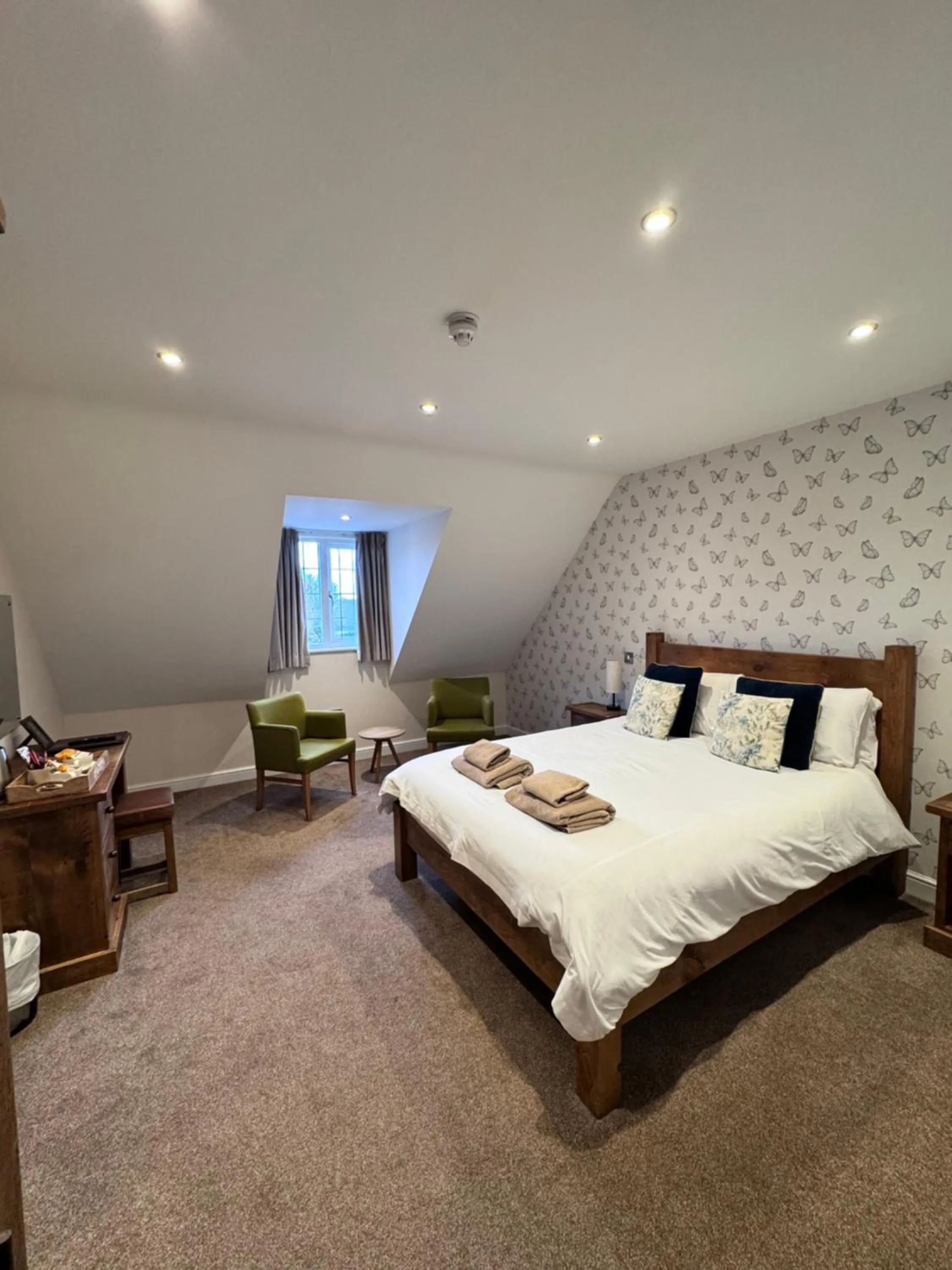 Bedroom, Bed in The White Hart Inn