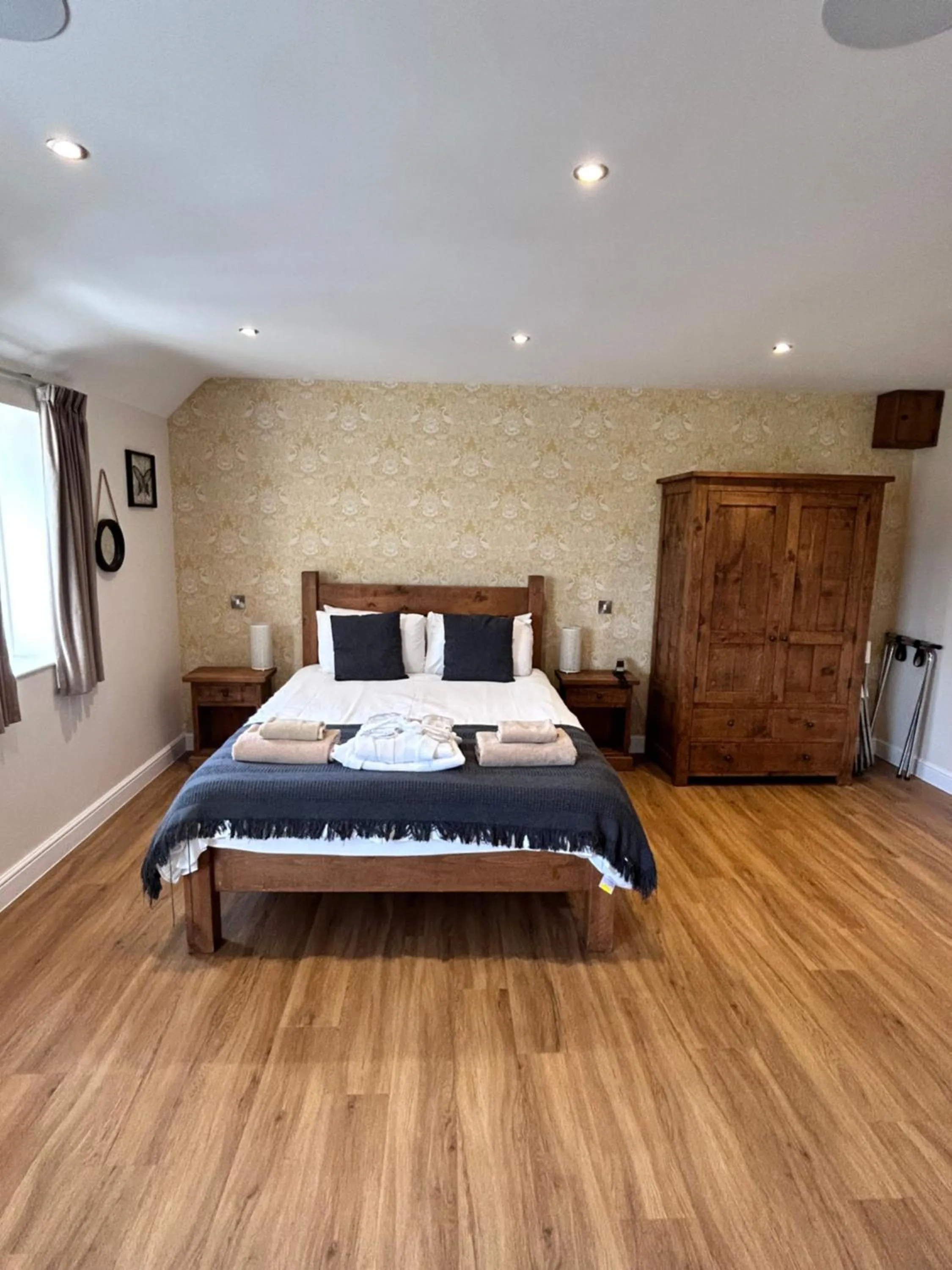 Bedroom, Bed in The White Hart Inn