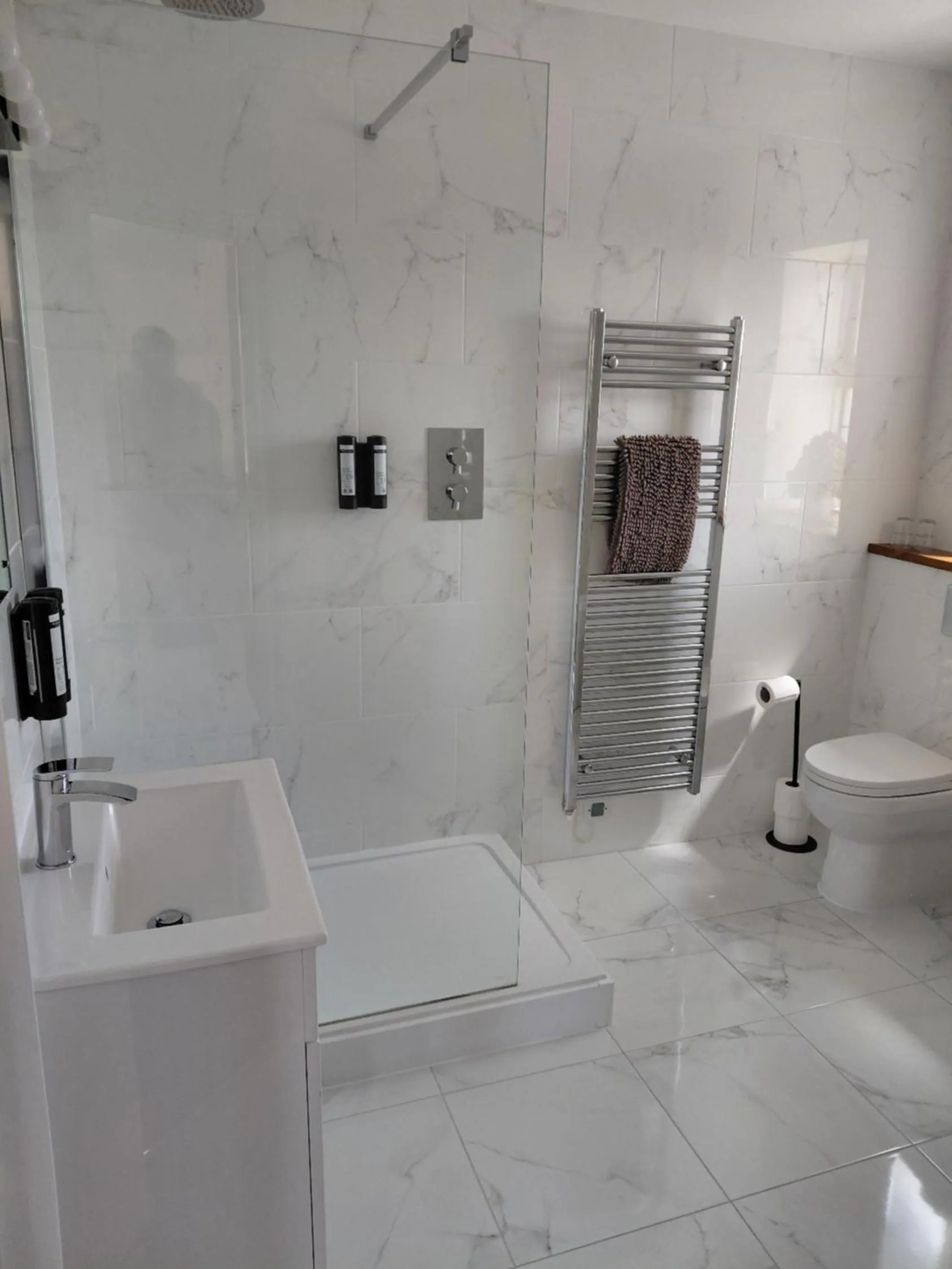 Bath in The White Hart Inn