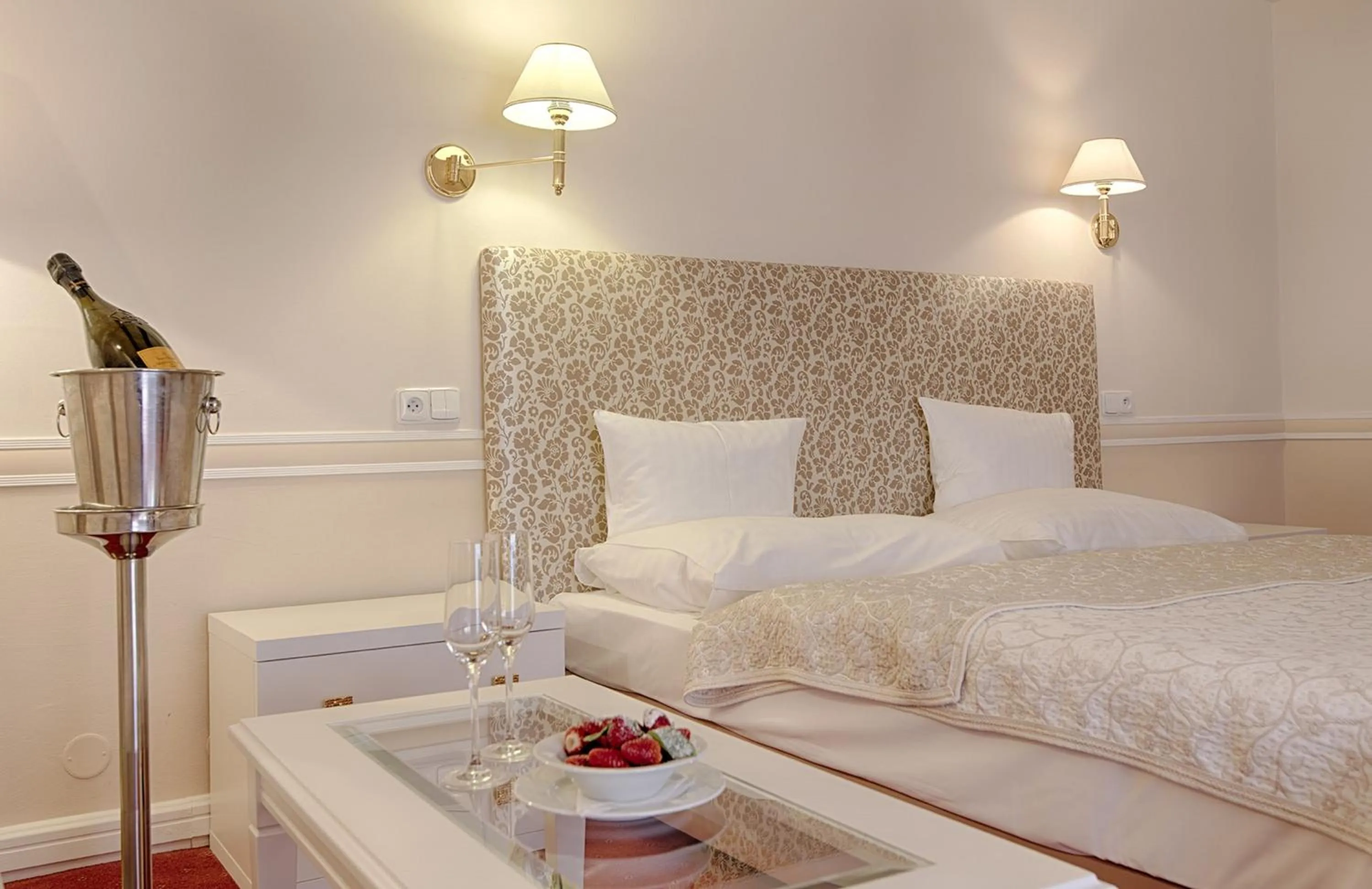 Bed in Hotel Embassy