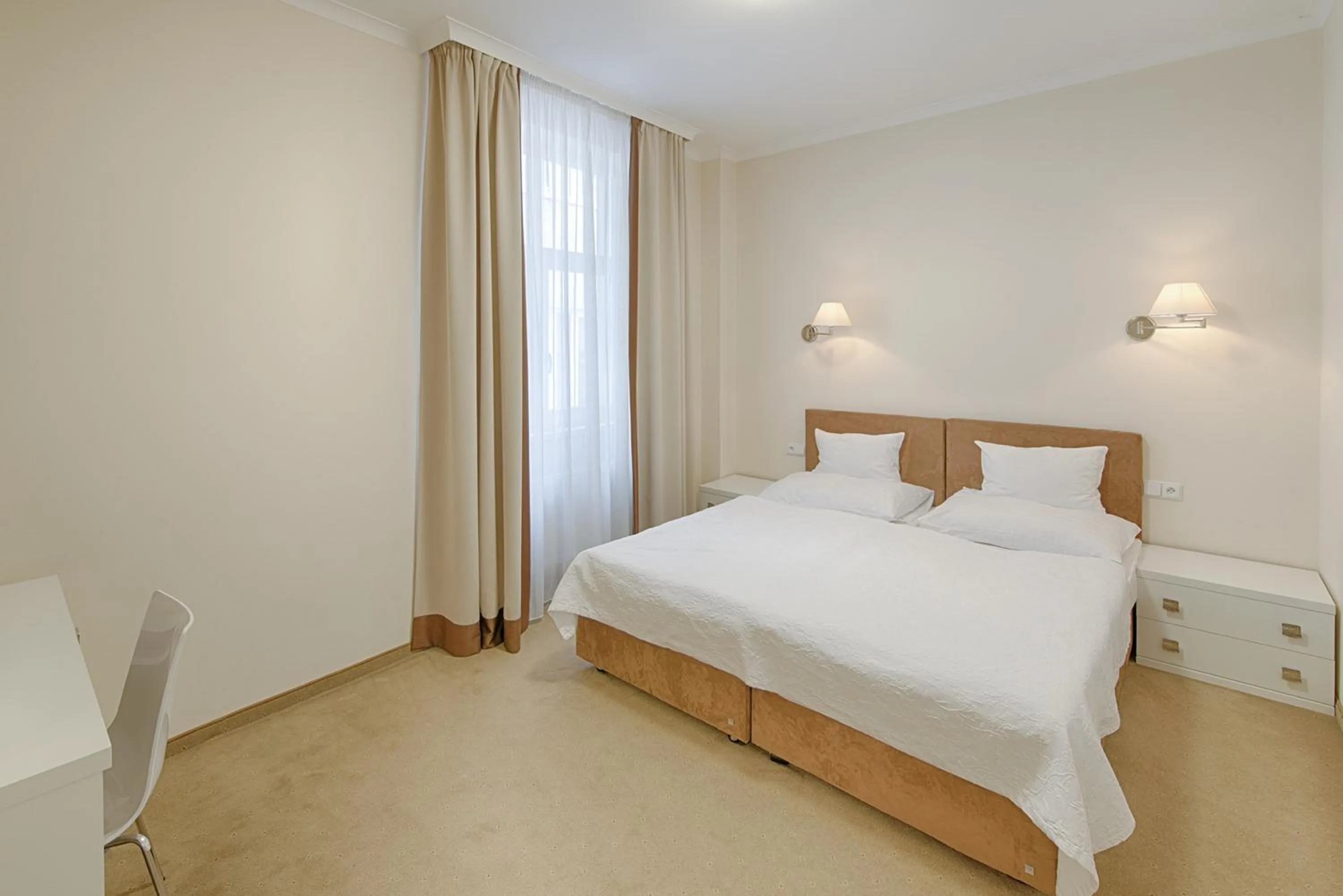 Bed in Hotel Embassy