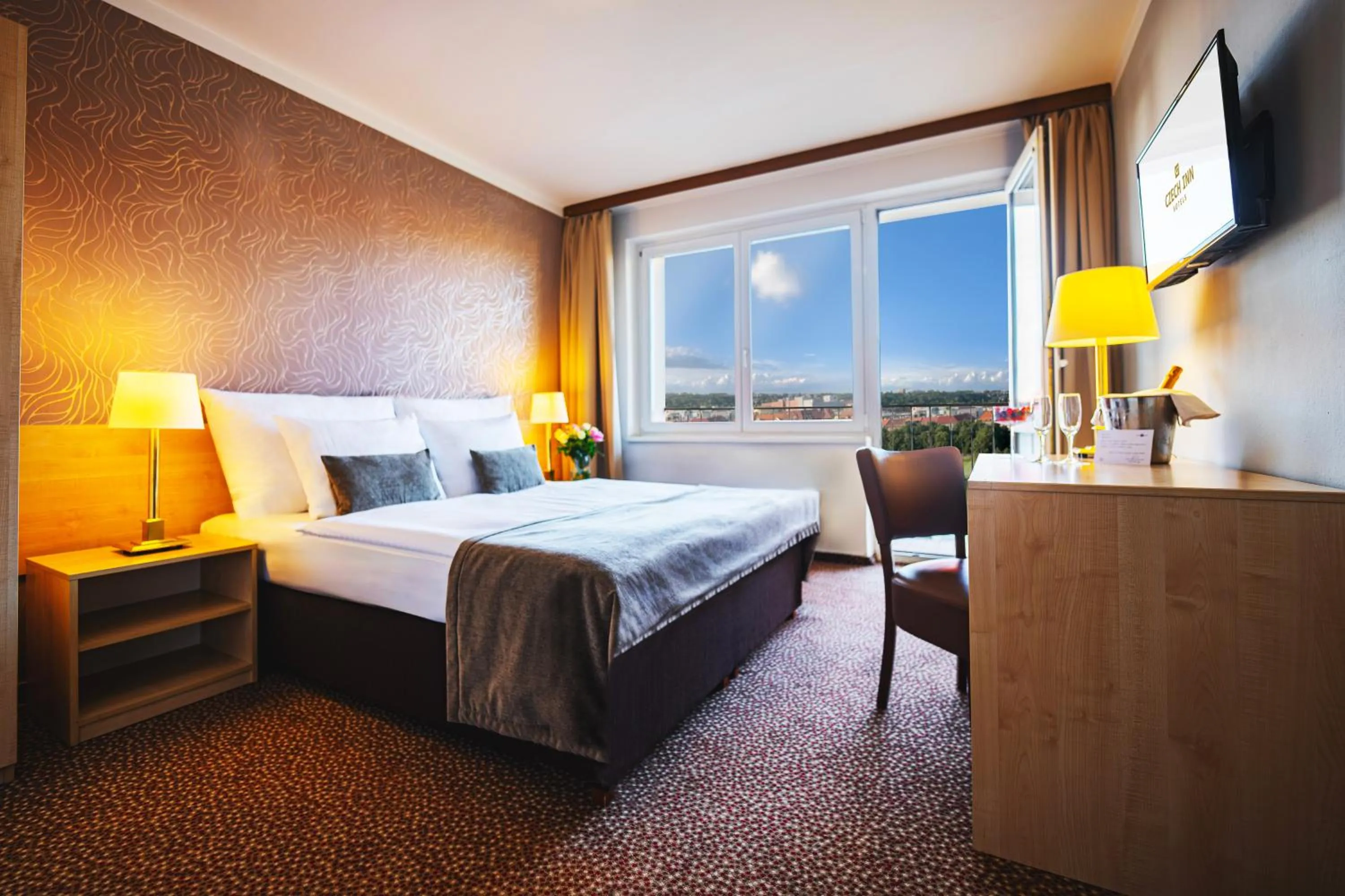 Bed in Charles Central