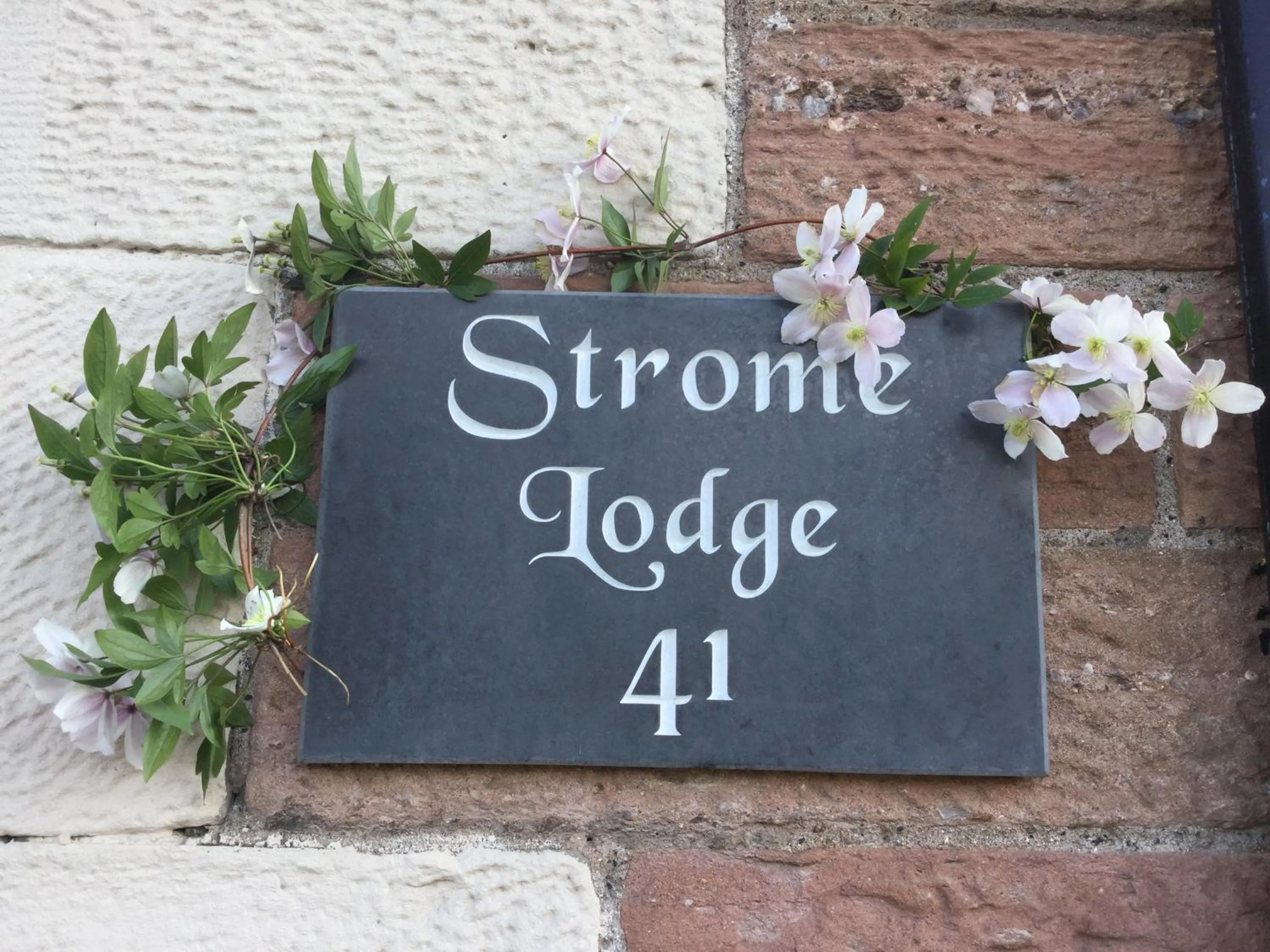Strome Lodge