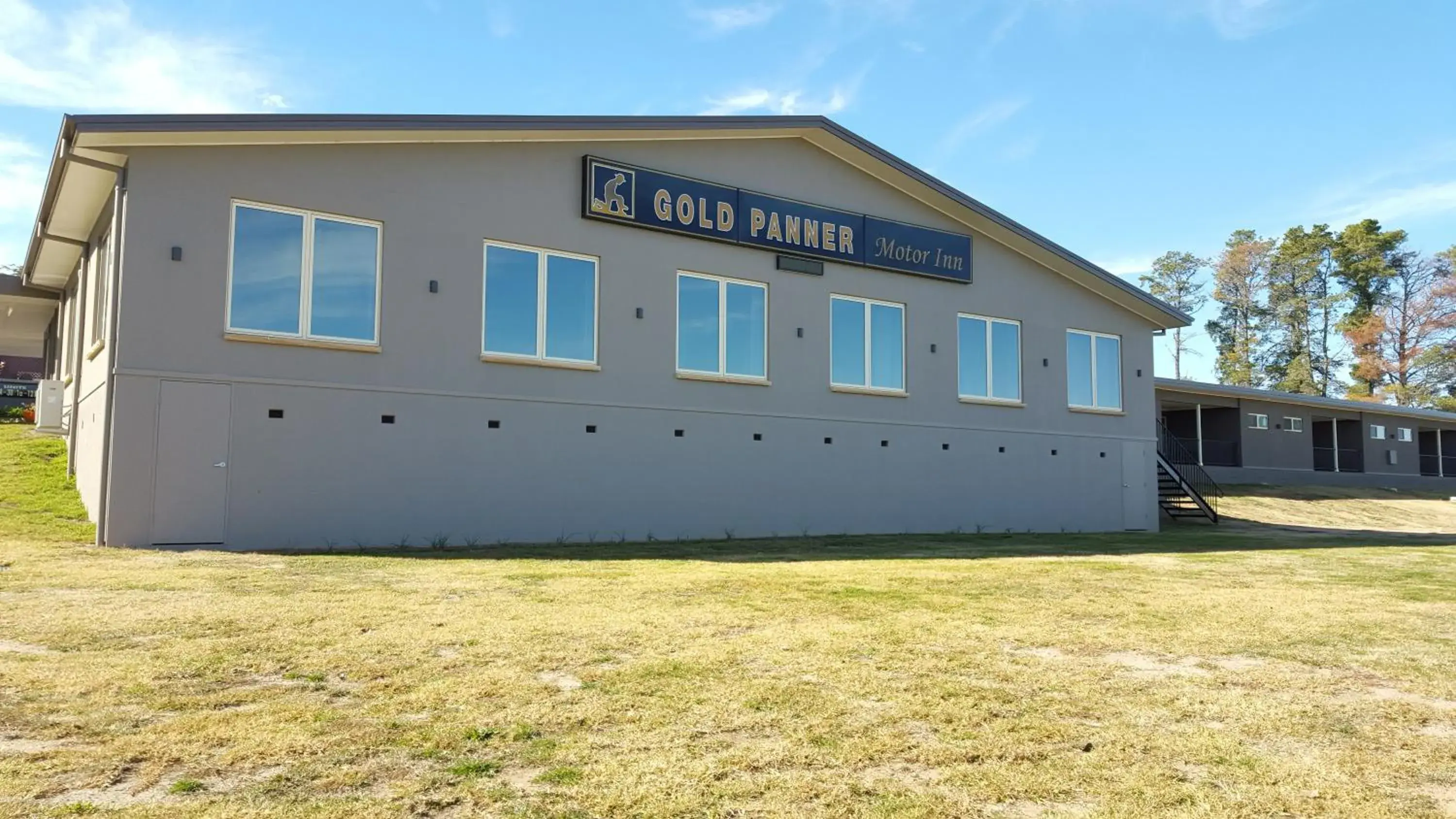Property building in Bathurst Gold Panner Property building in Bathurst Gold Panner