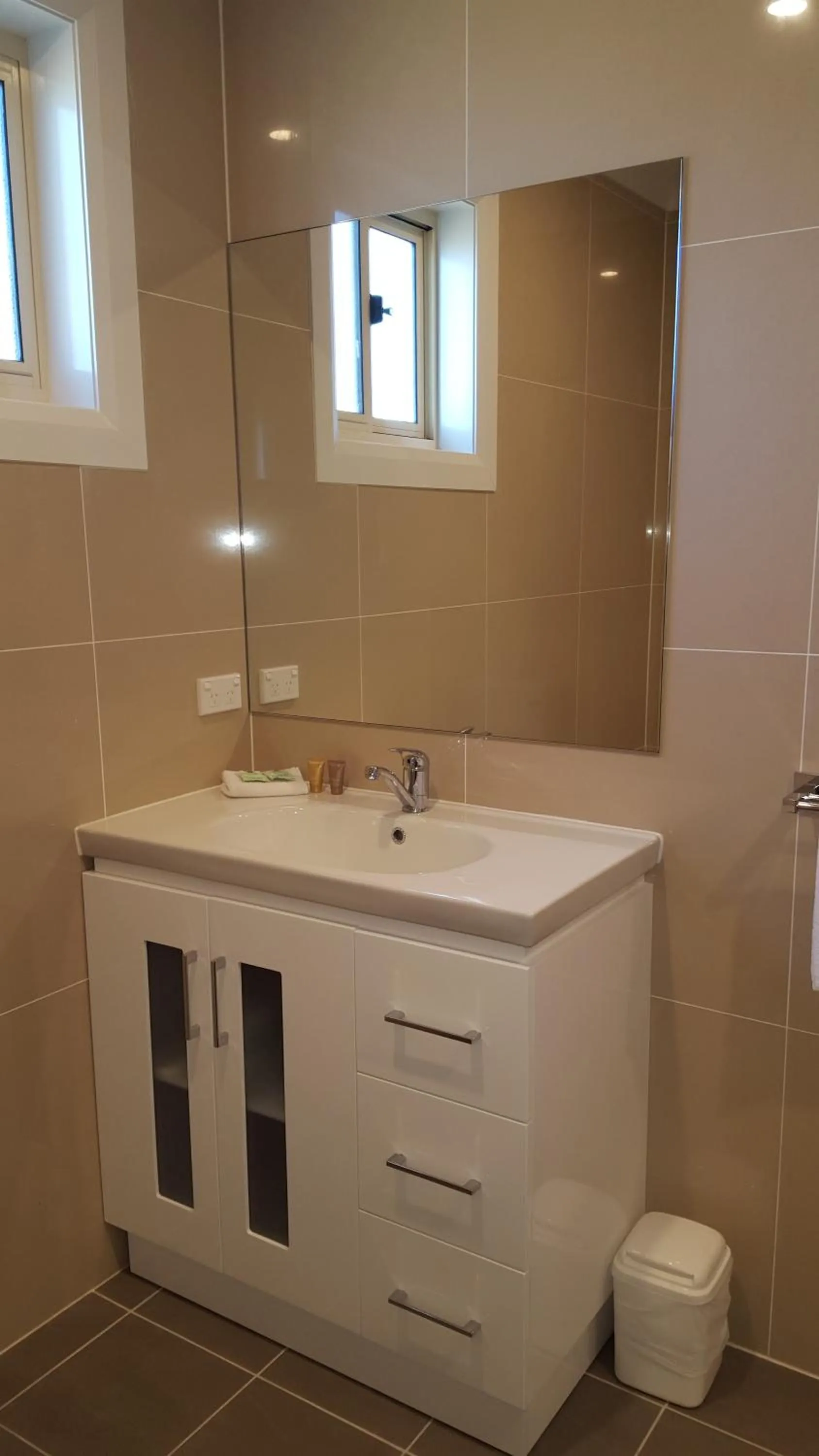 Toilet in Bathurst Gold Panner