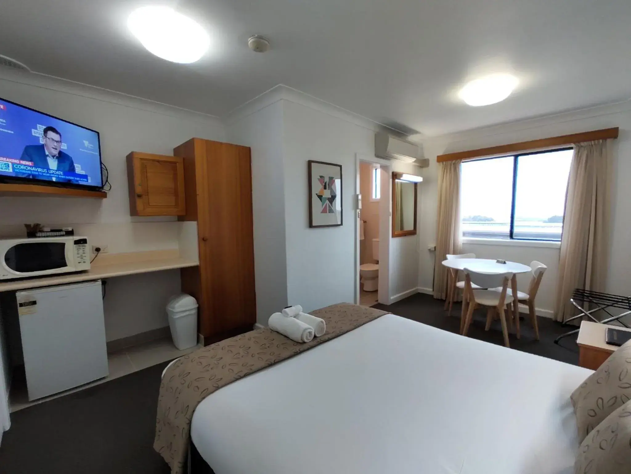 Standard Queen in Bathurst Gold Panner Standard Queen in Bathurst Gold Panner