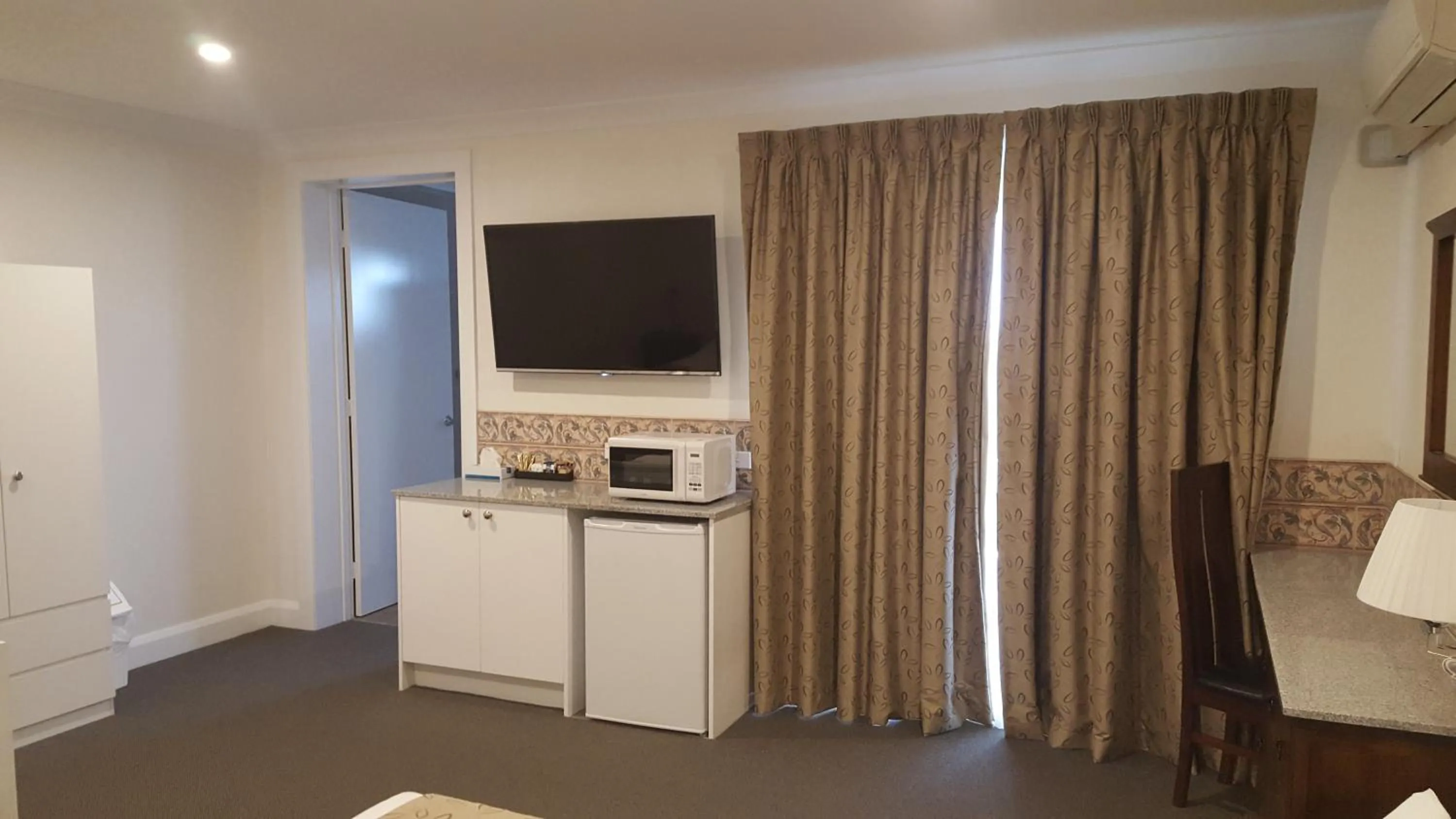 Coffee/tea facilities in Bathurst Gold Panner