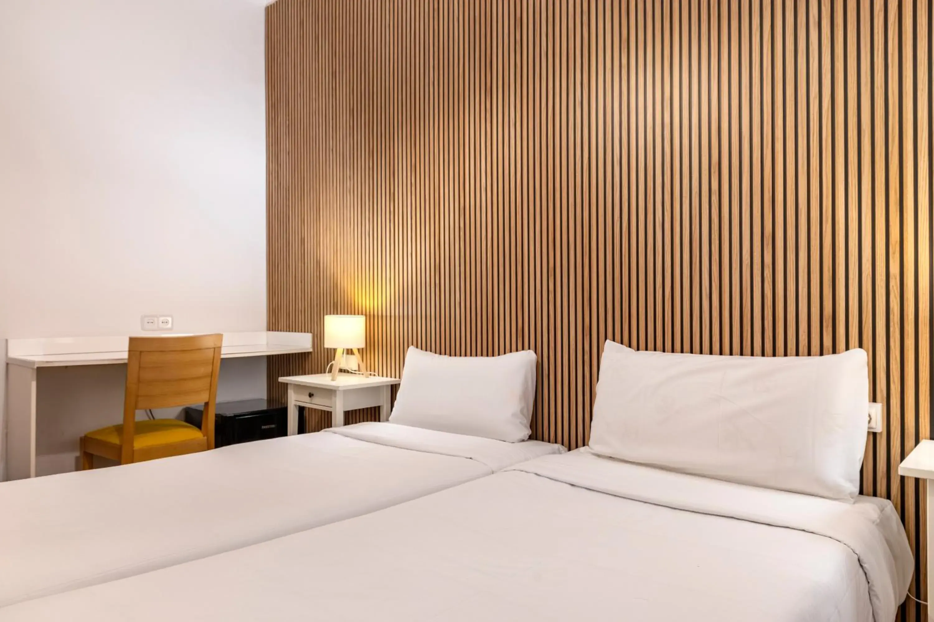 Double Room in H-A San Mateo Suites Double Room in H-A San Mateo Suites