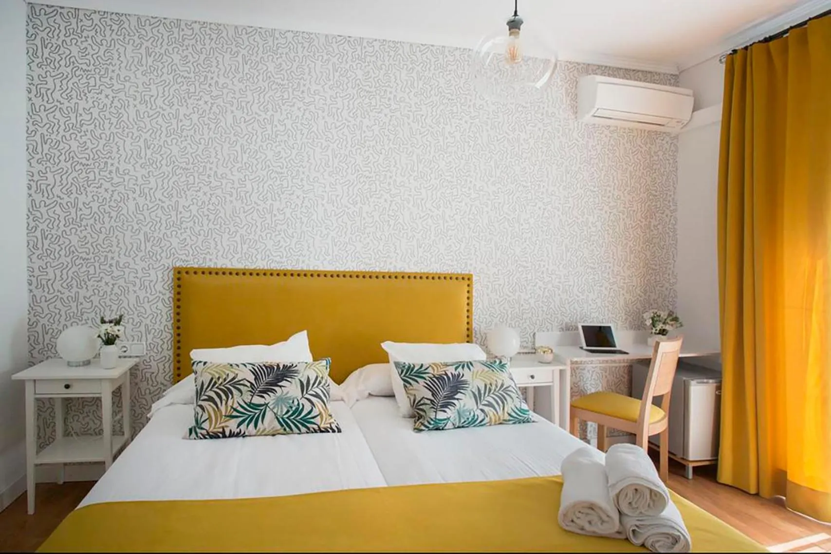 Bedroom, Bed in H-A San Mateo Suites