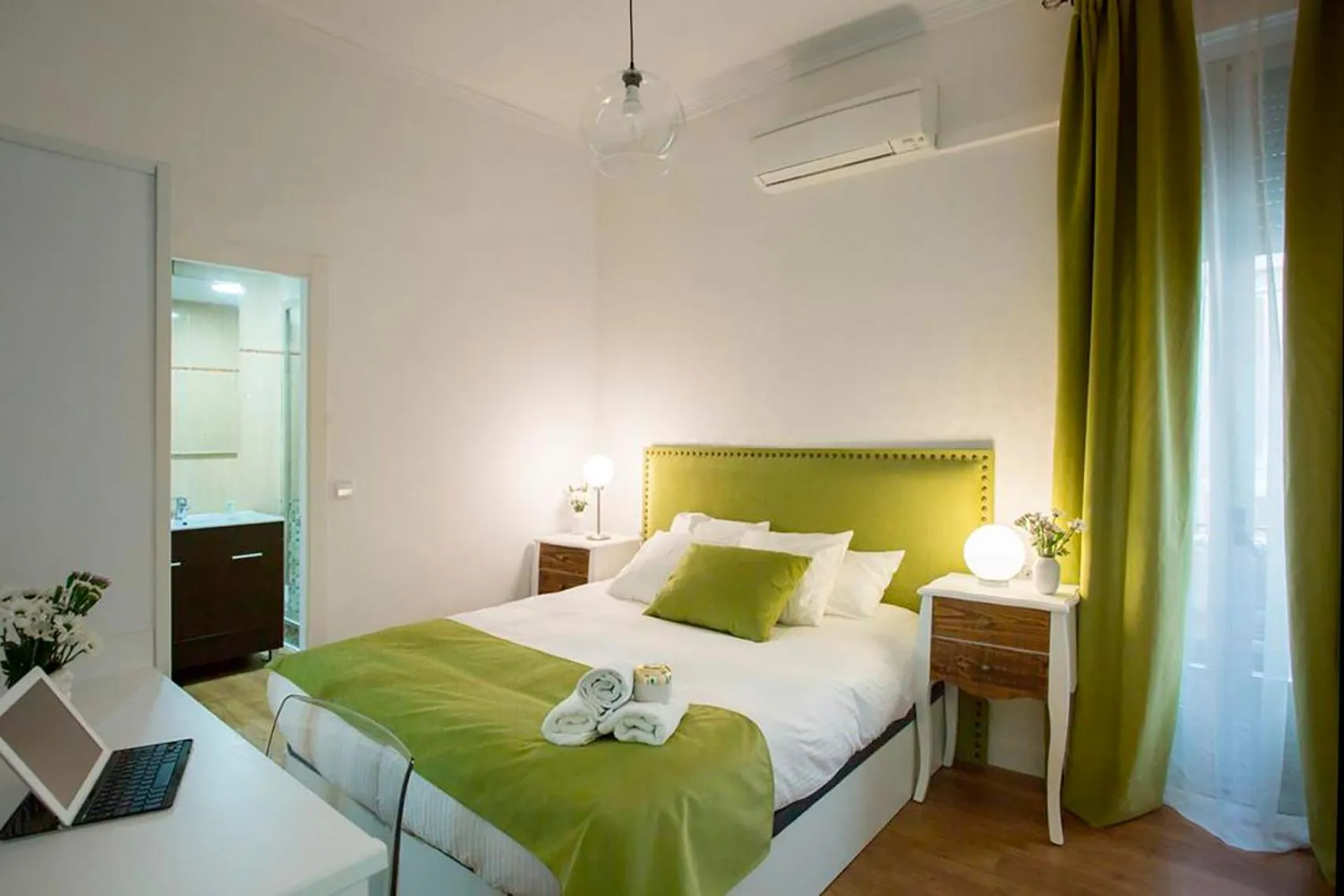 Bedroom, Bed in H-A San Mateo Suites