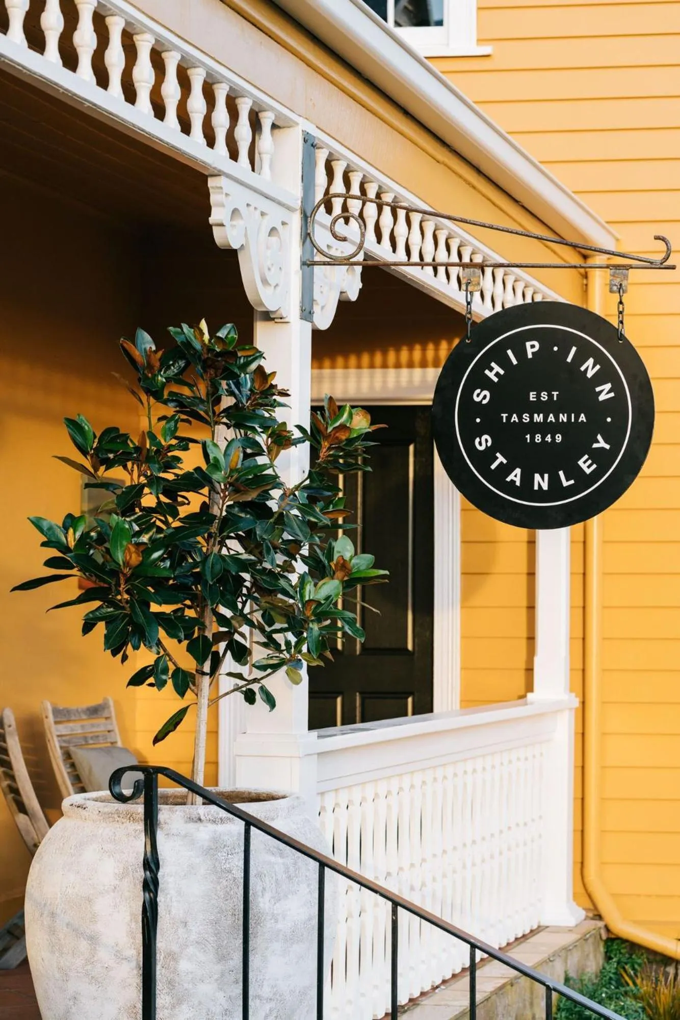 Facade/entrance in Ship Inn Stanley