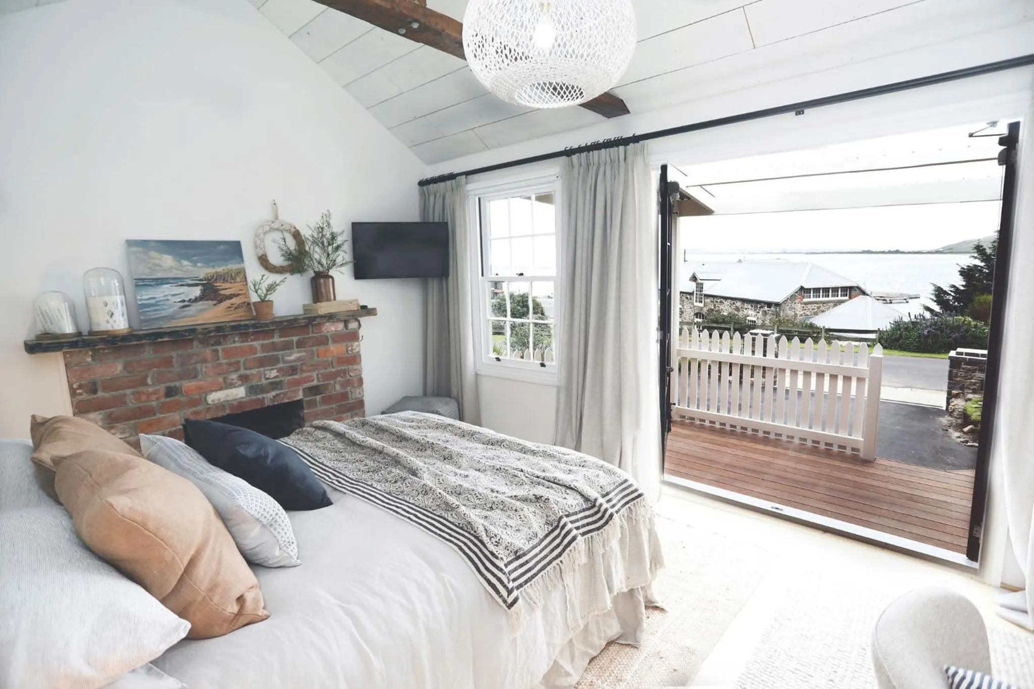 Bed in Ship Inn Stanley