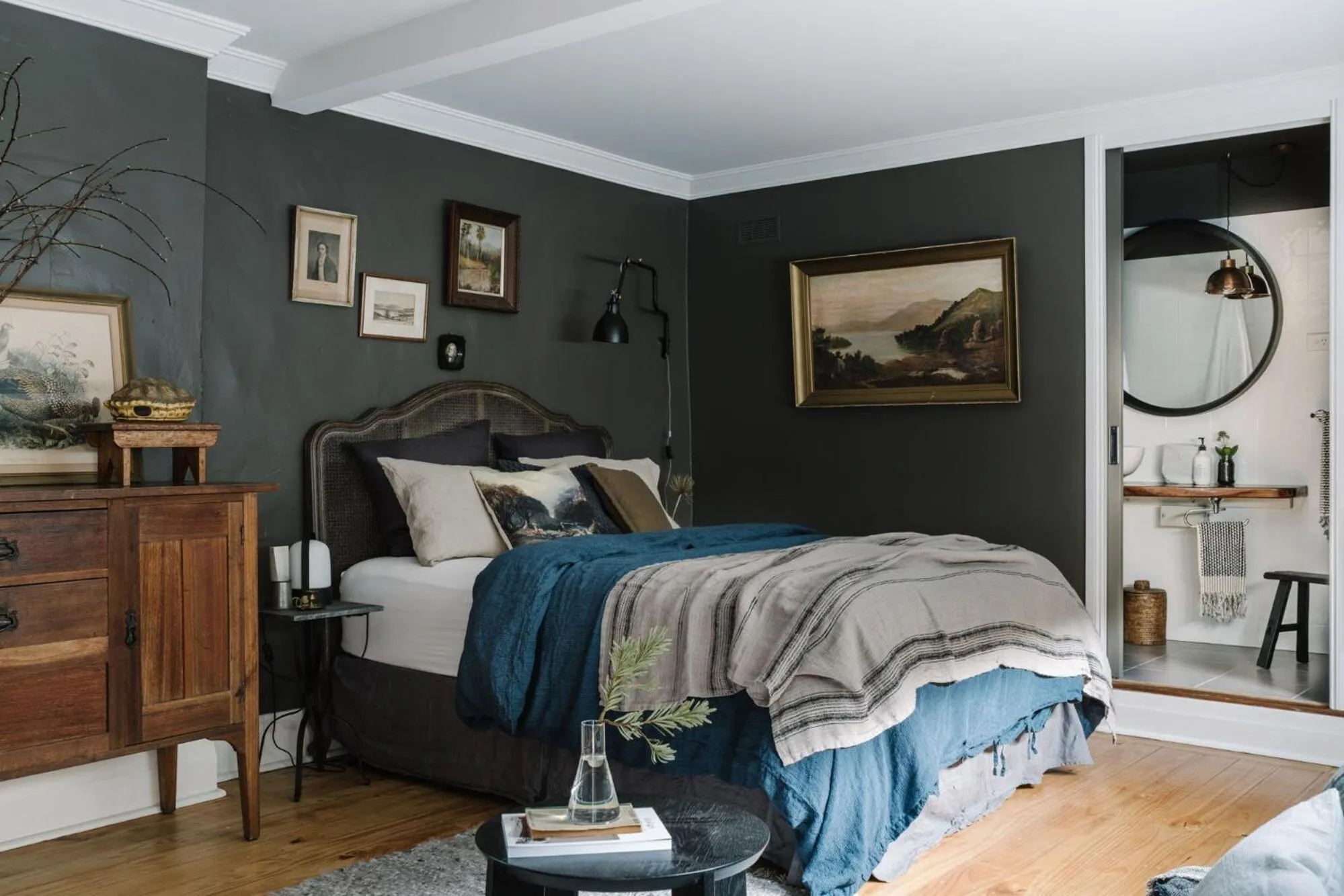 Bed in Ship Inn Stanley