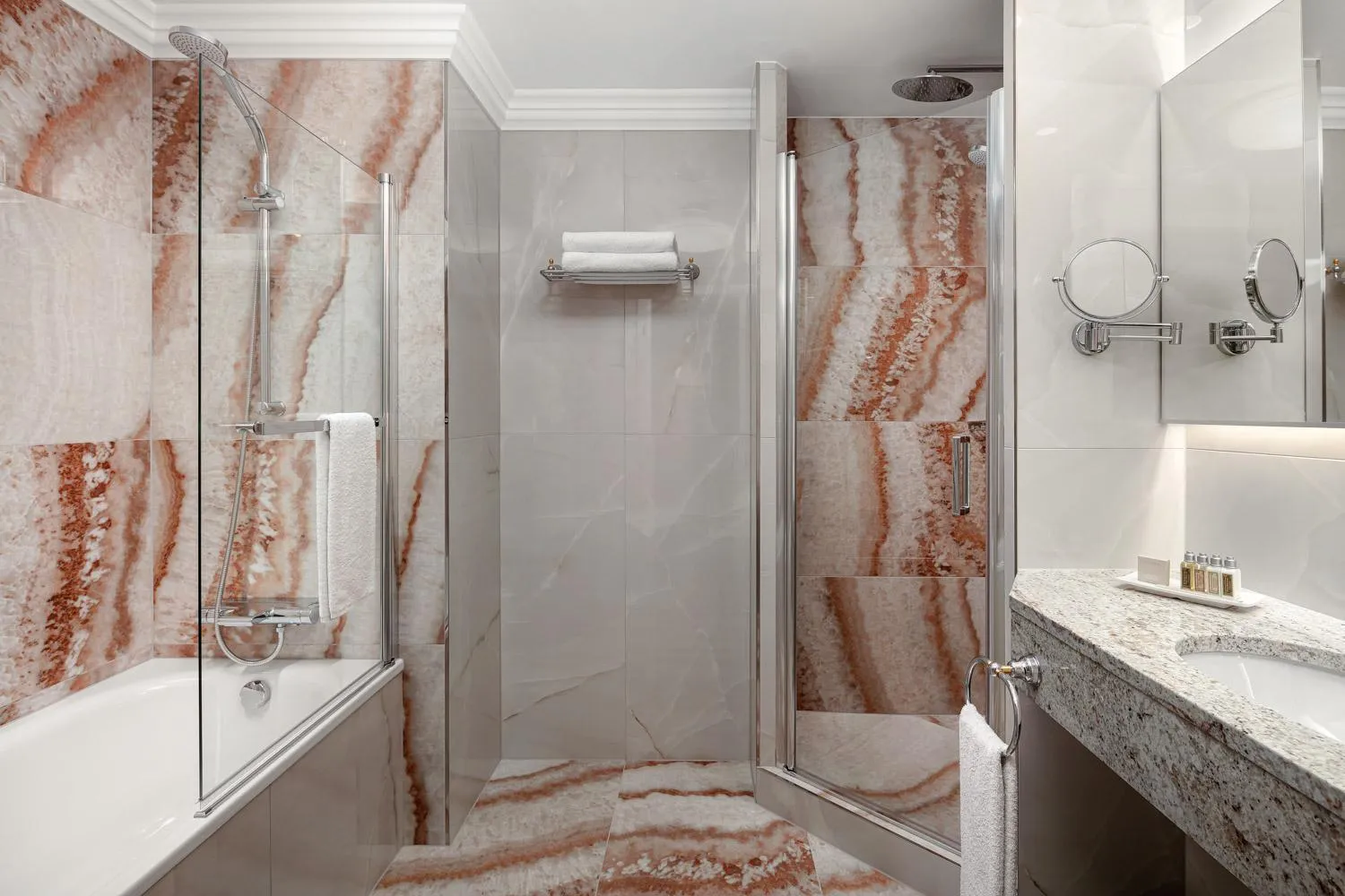 Bathroom in Art Deco Imperial Hotel