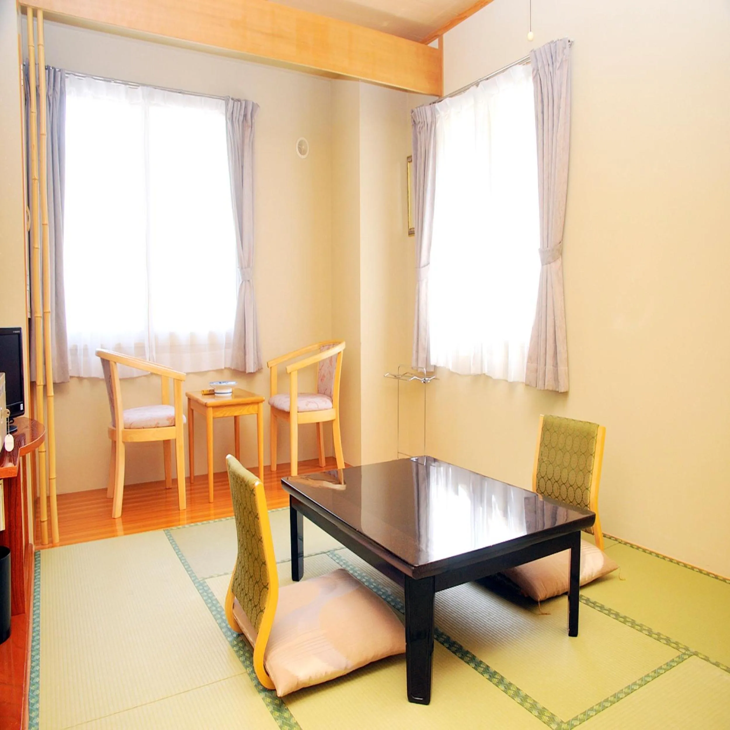 Photo of the whole room in Yumoto Ginsenkaku