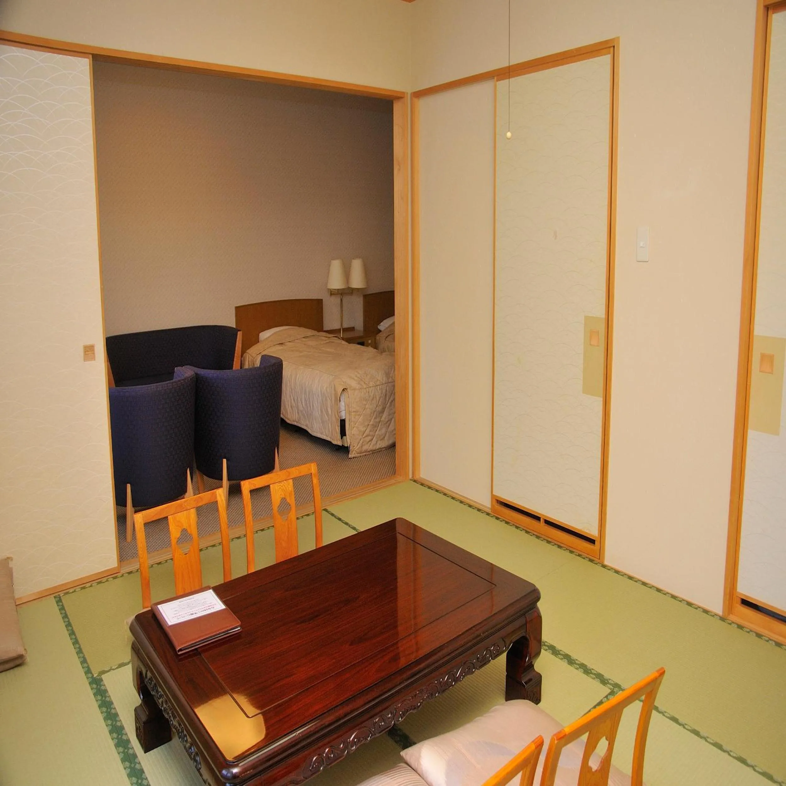 Photo of the whole room in Yumoto Ginsenkaku