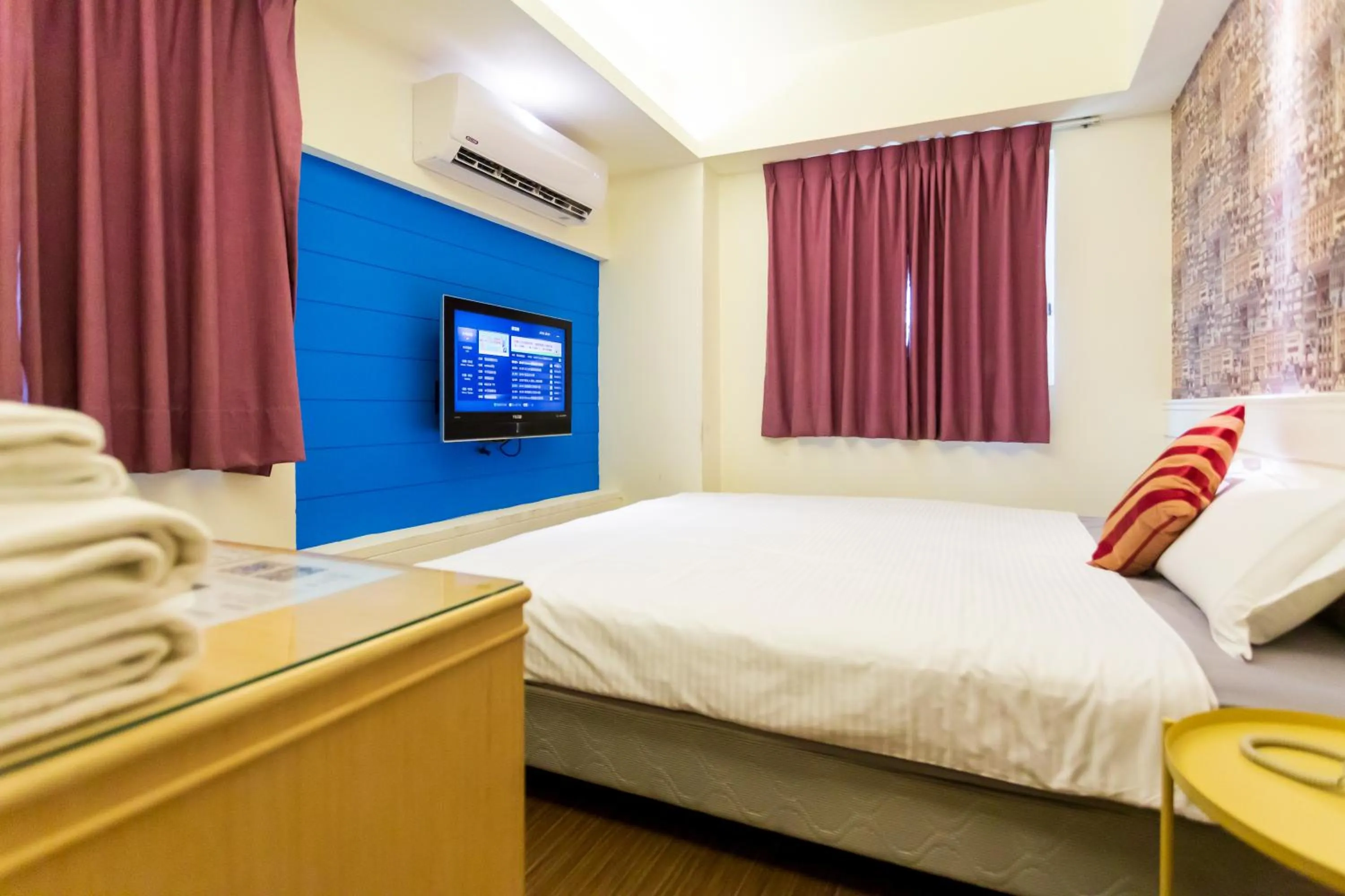 Photo of the whole room, Bed in Newrise Hotel