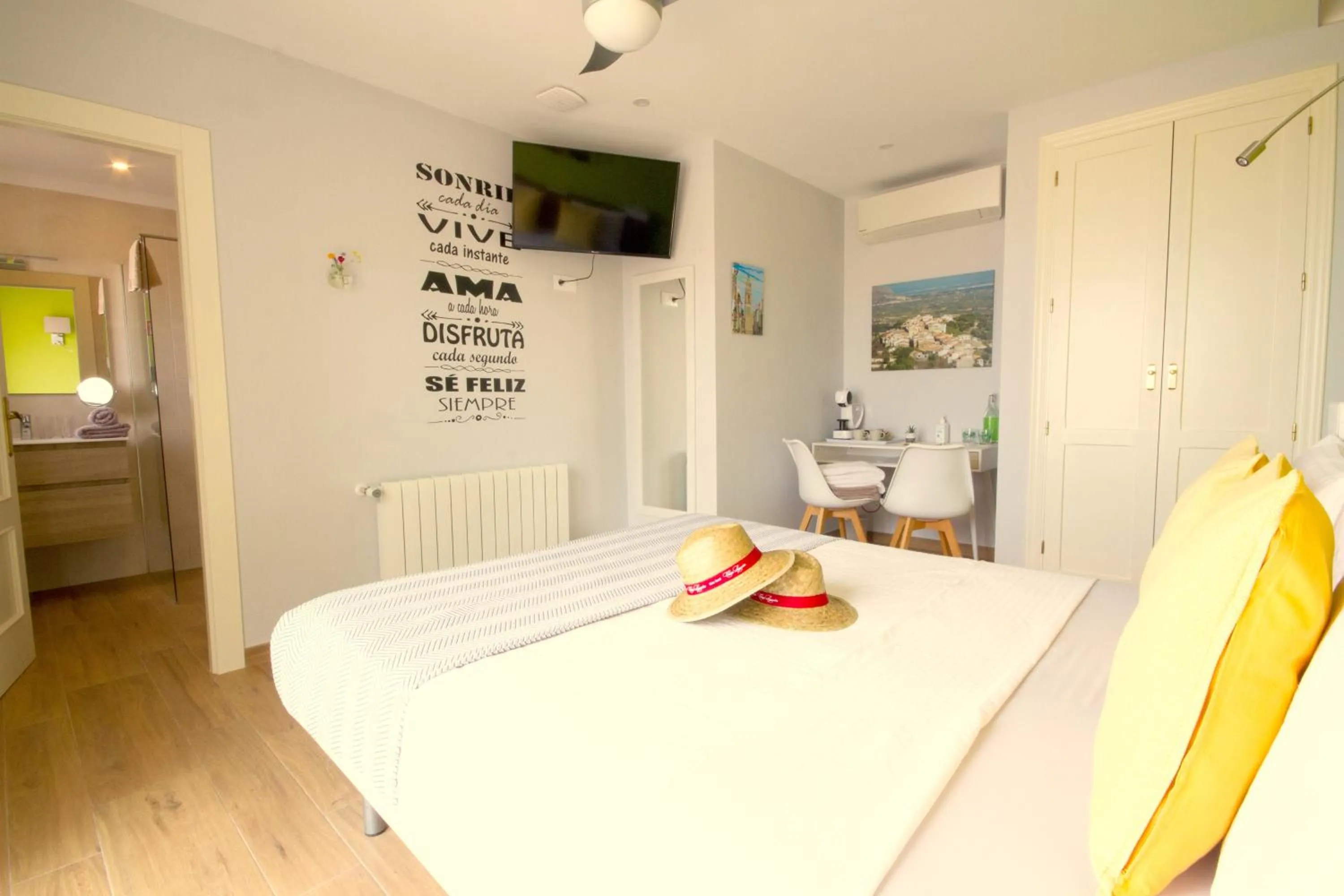 Photo of the whole room, Bed in Casa Lennisa