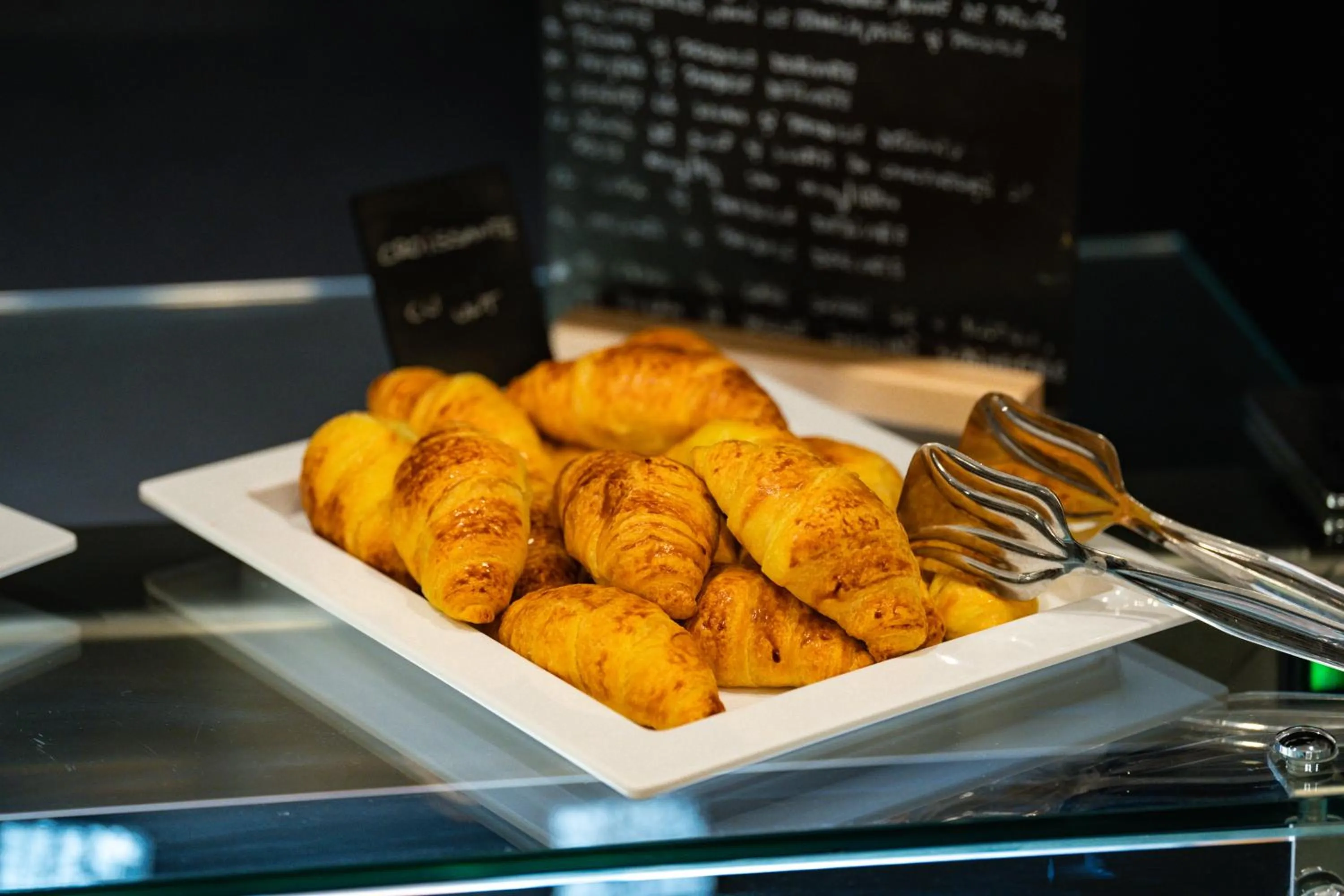 Restaurant/places to eat in ATLAS Hotel