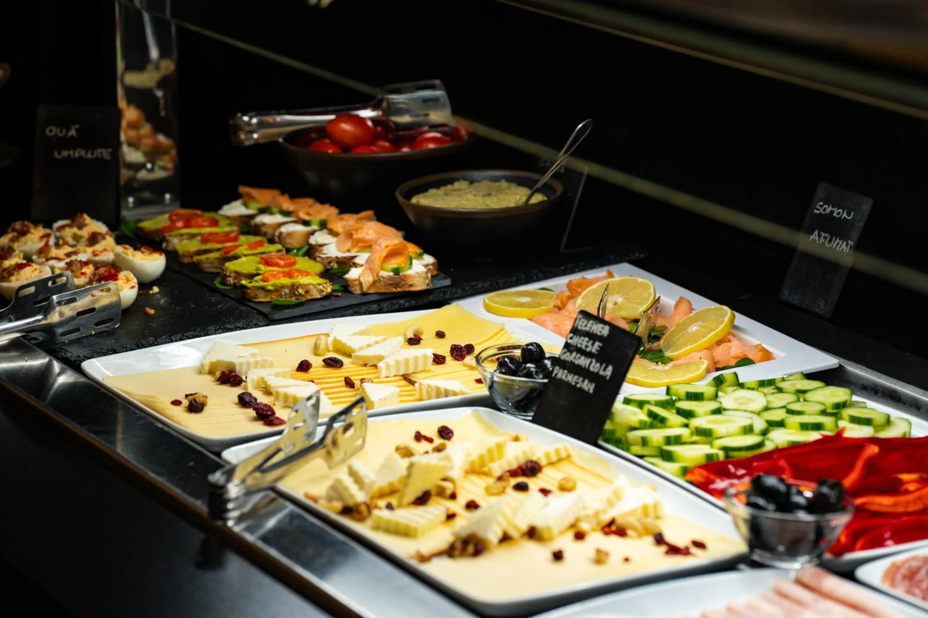 Restaurant/places to eat in ATLAS Hotel