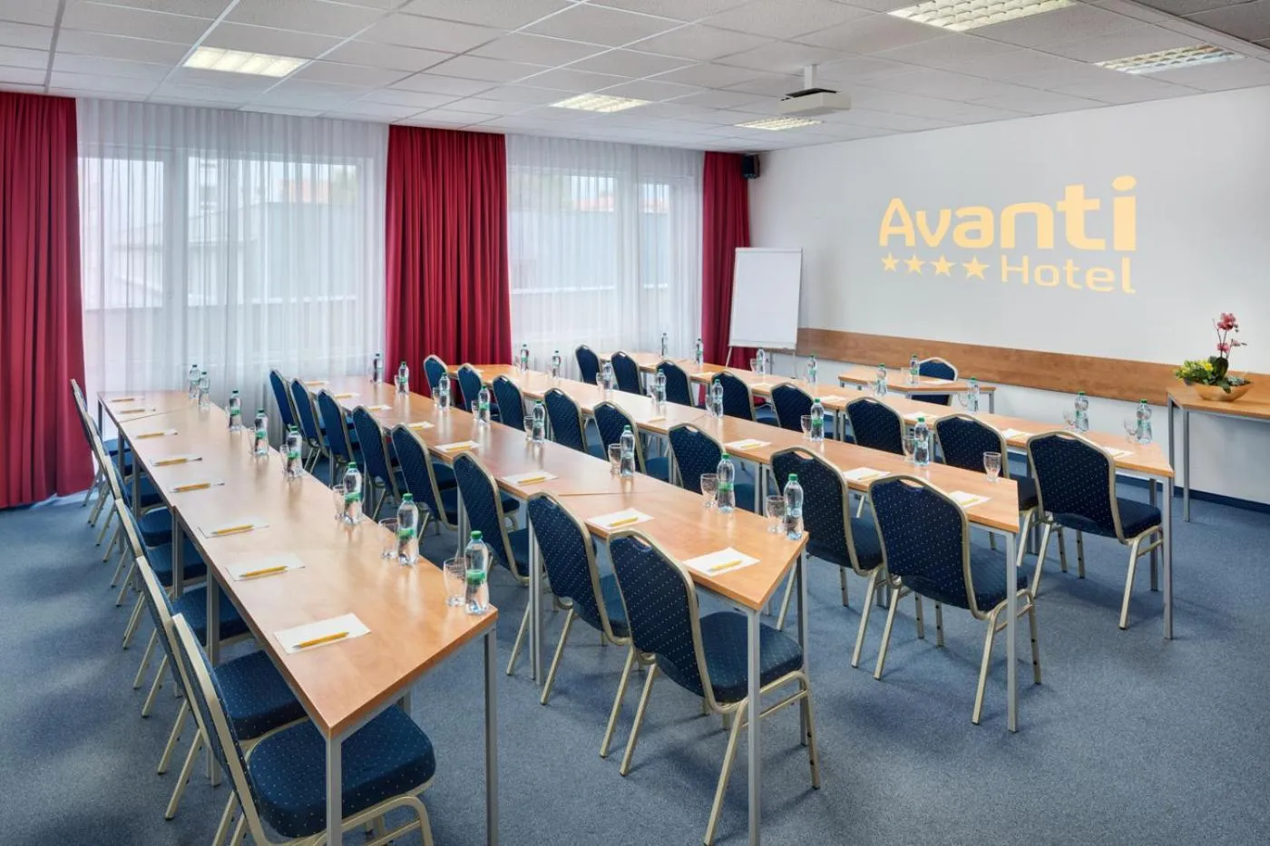 Meeting/conference room in Avanti Hotel