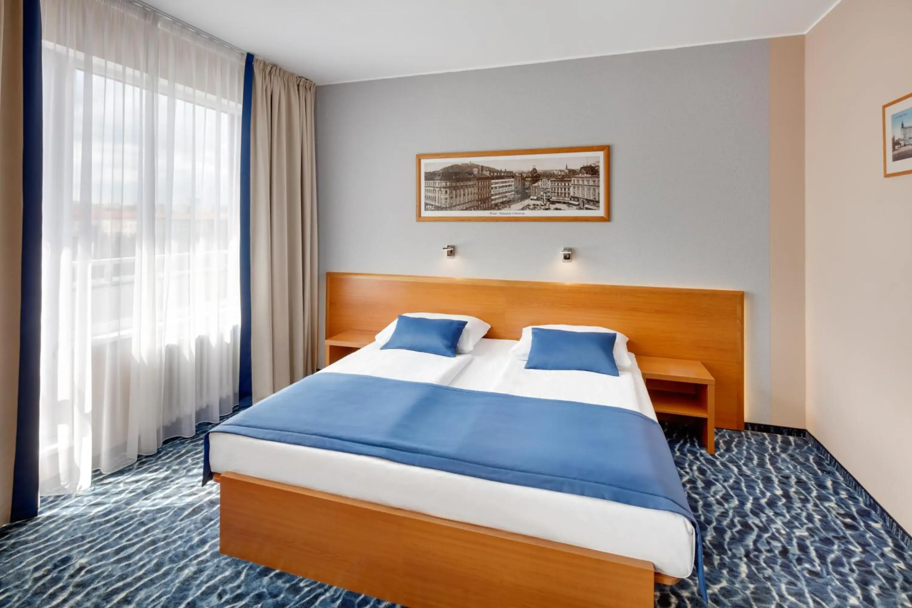 Bedroom, Bed in Avanti Hotel Bedroom, Bed in Avanti Hotel