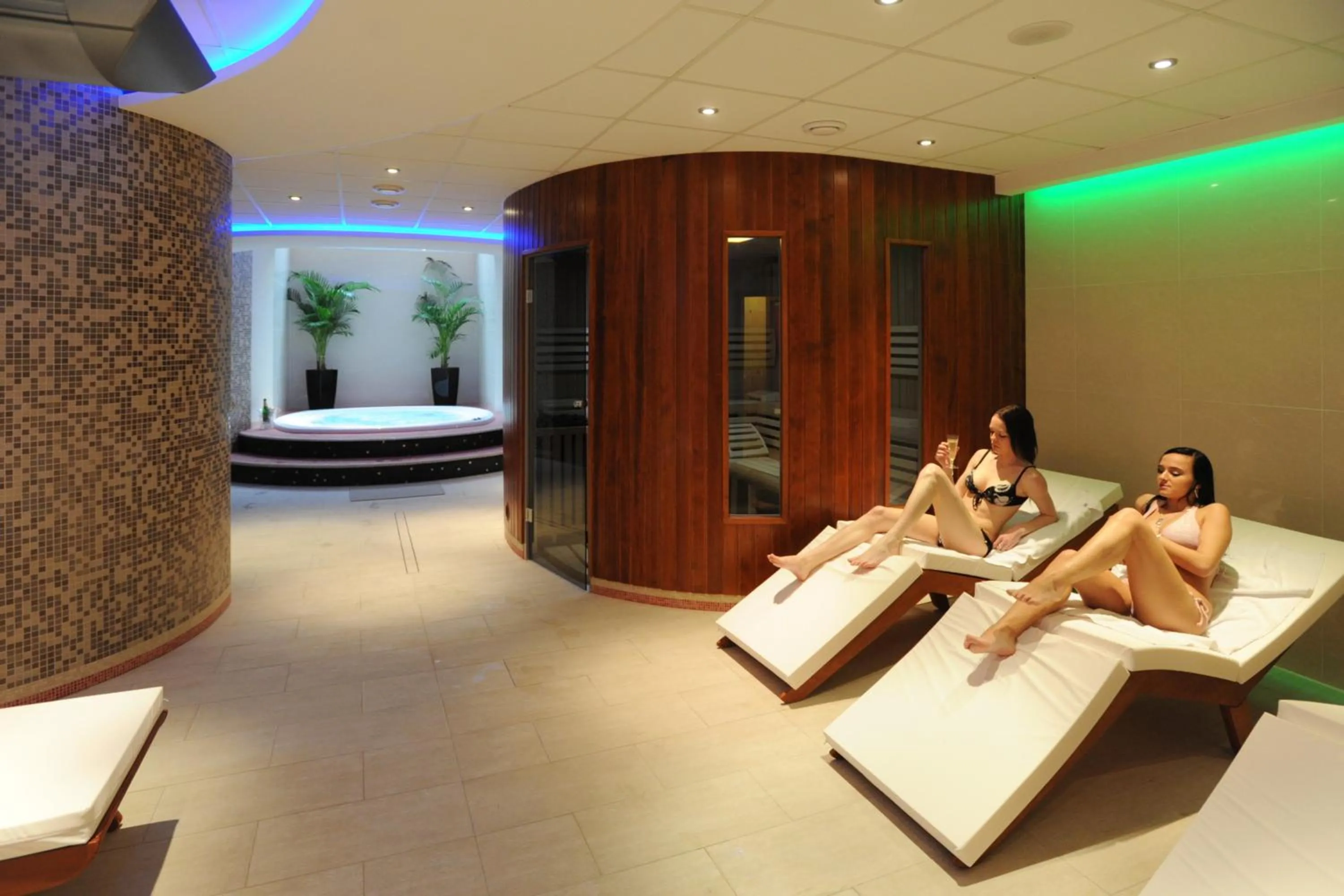Spa and wellness centre/facilities in Avanti Hotel