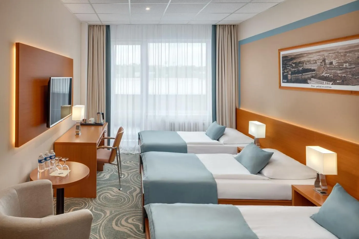 Photo of the whole room, Bed in Avanti Hotel