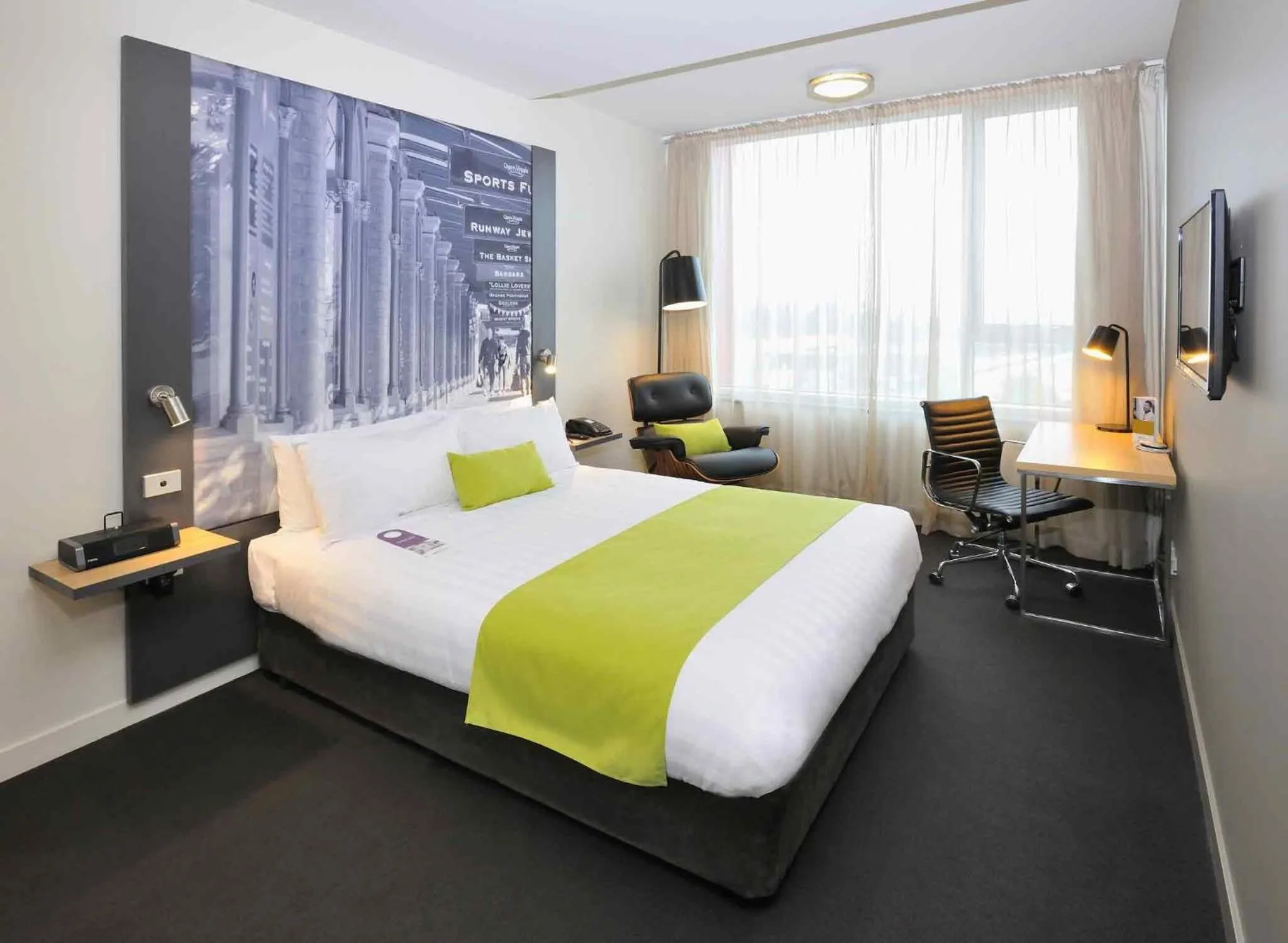 Bedroom, Bed in Mercure Melbourne Therry Street