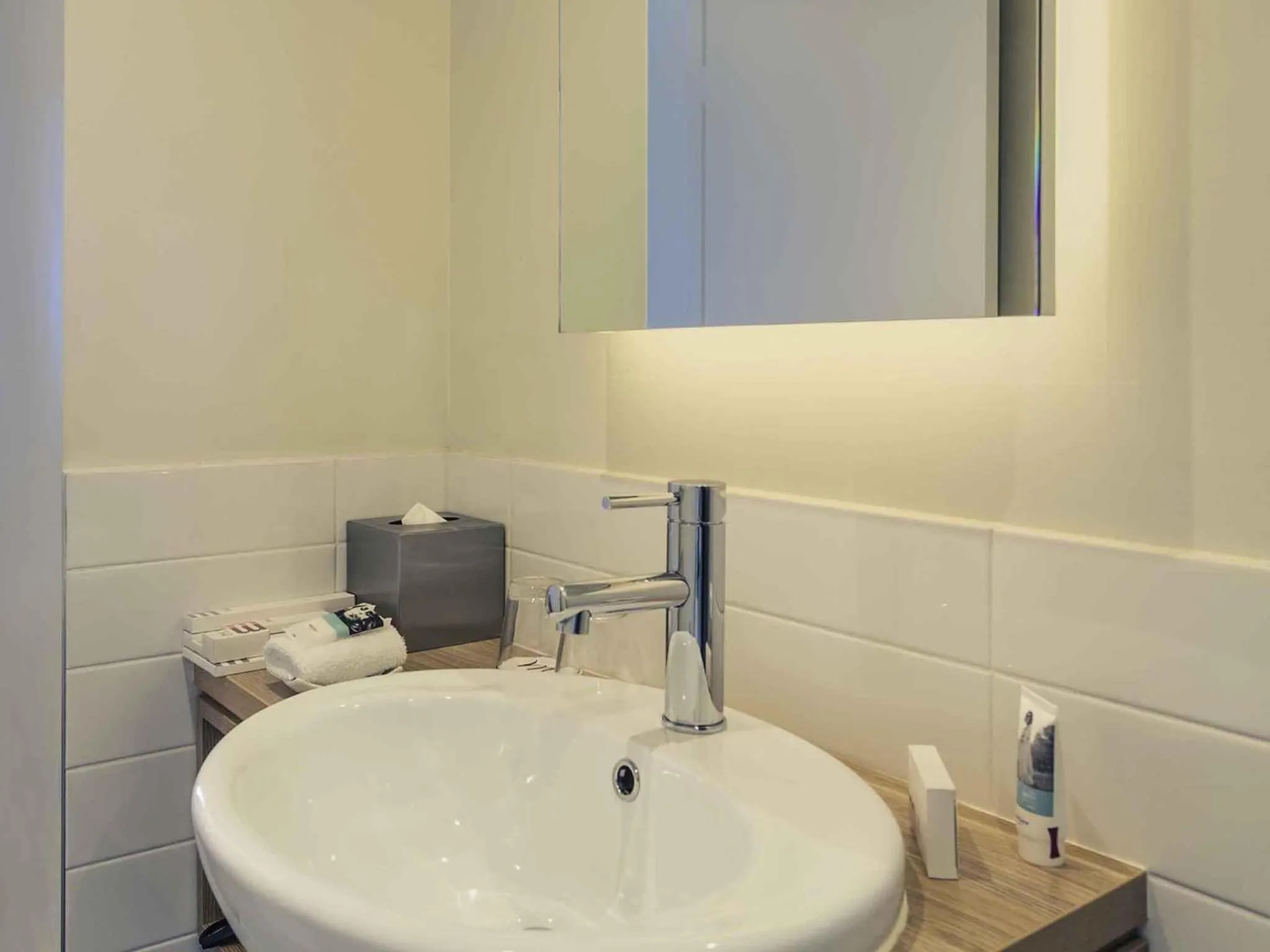 Bedroom in Mercure Melbourne Therry Street