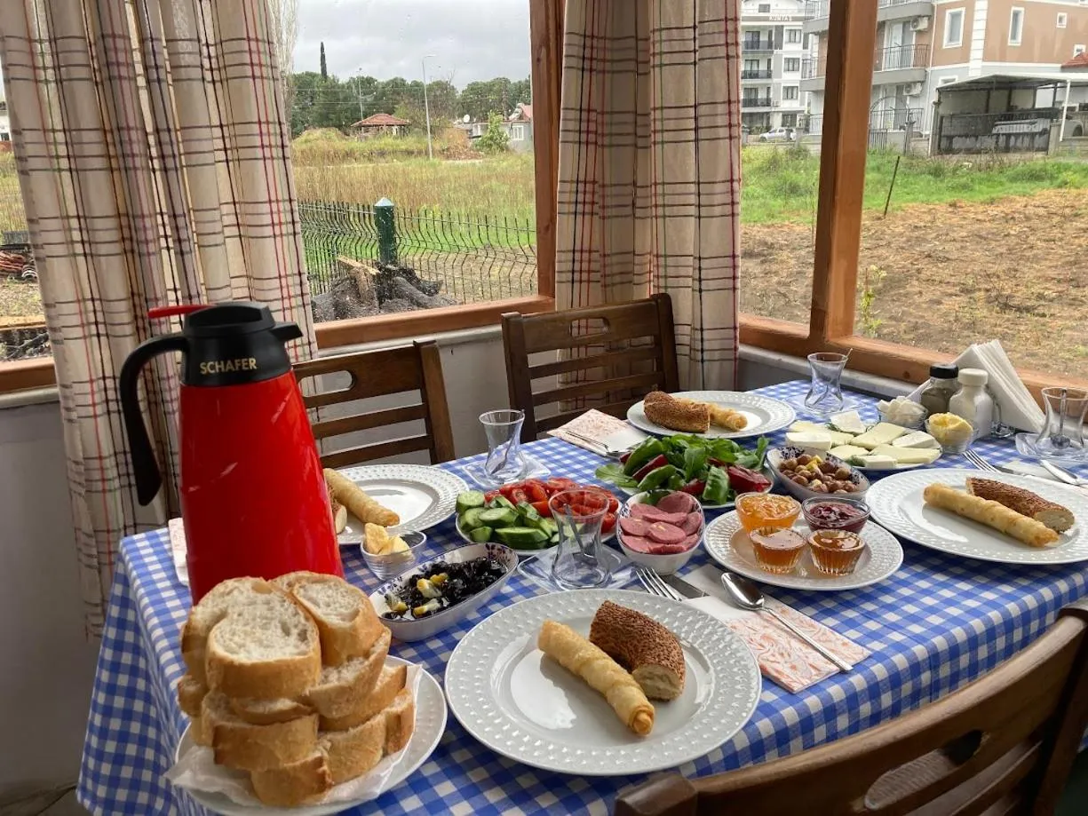 Restaurant/places to eat in Dalaman Pansiyon & Family rooms