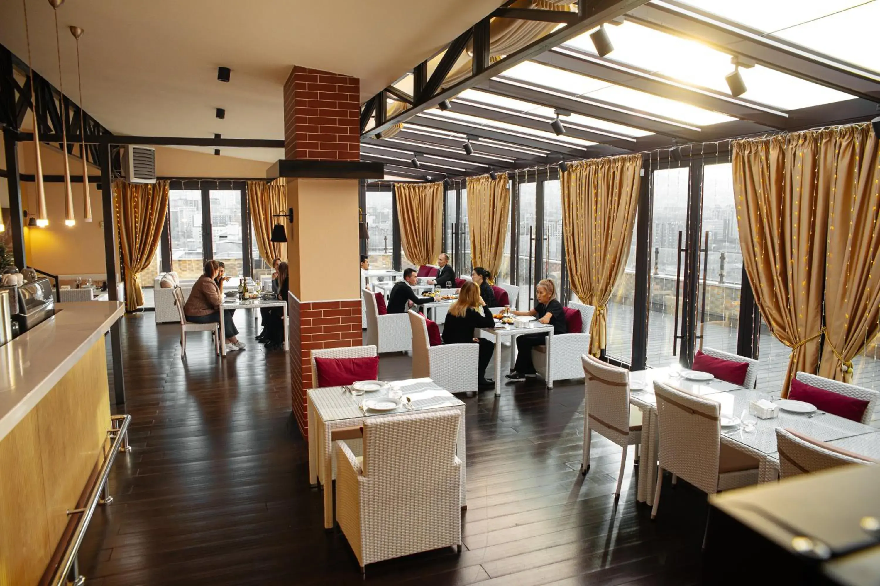 Restaurant/places to eat in Reikartz Sky Almaty Restaurant/places to eat in Reikartz Sky Almaty