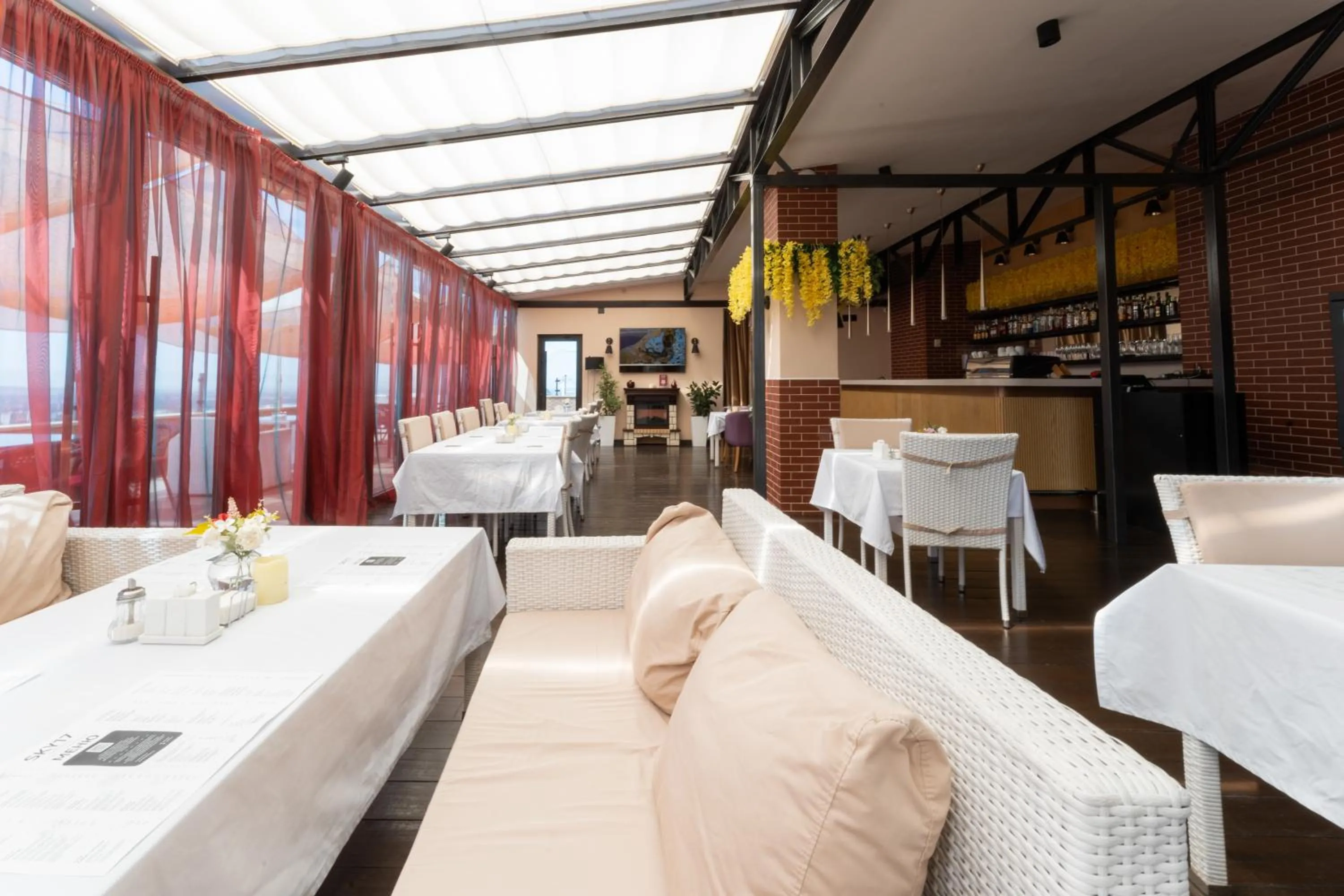 Restaurant/places to eat in Reikartz Sky Almaty