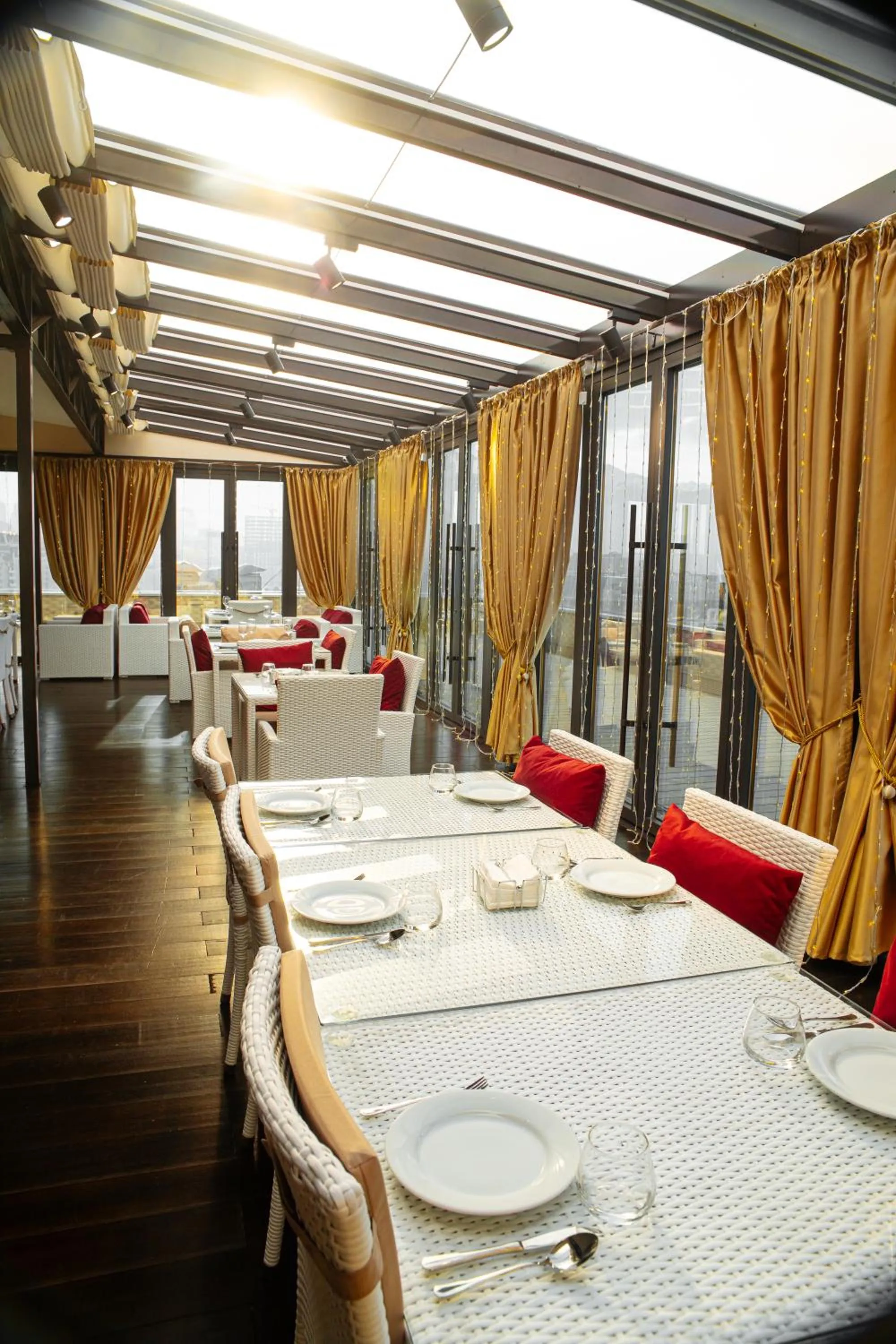 Restaurant/places to eat in Reikartz Sky Almaty