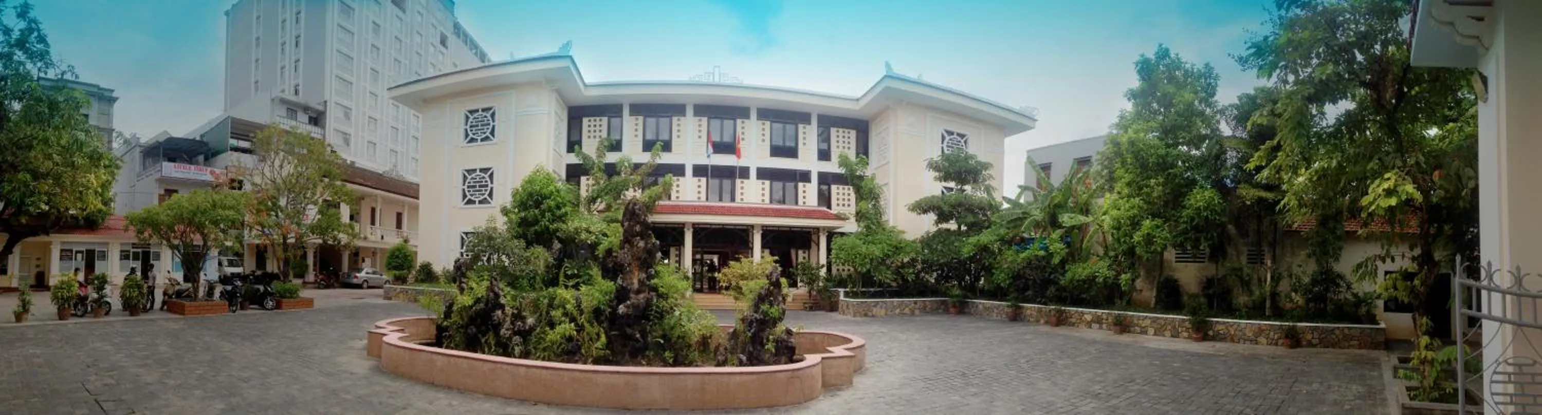 Garden in Villa Hue Hotel