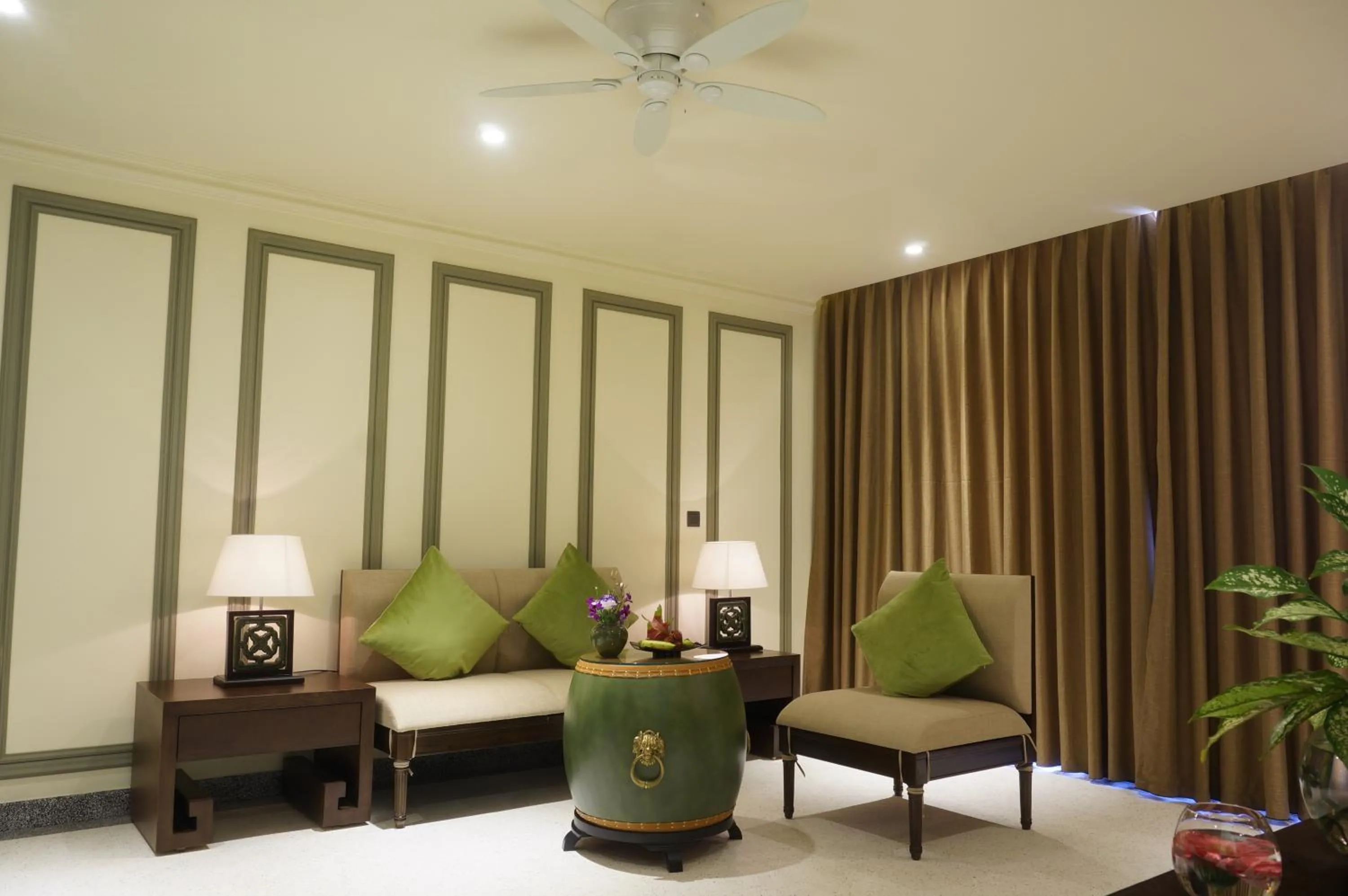 Dining area in Villa Hue Hotel