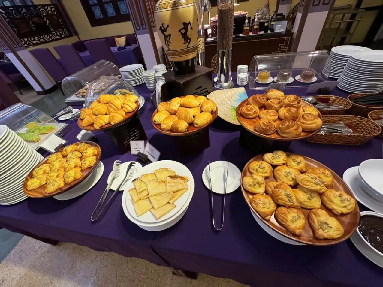 Restaurant/places to eat in Villa Hue Hotel