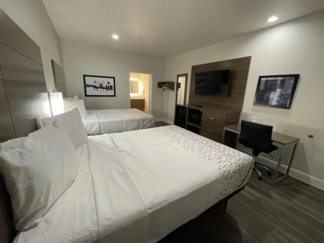 Bed in Palace Inn Blue - Garth Rd