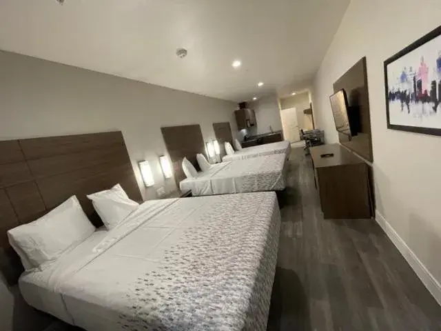 Triple Room in Palace Inn Blue - Garth Rd Triple Room in Palace Inn Blue - Garth Rd