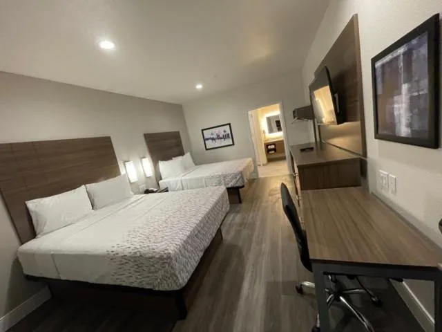 Bed in Palace Inn Blue - Garth Rd