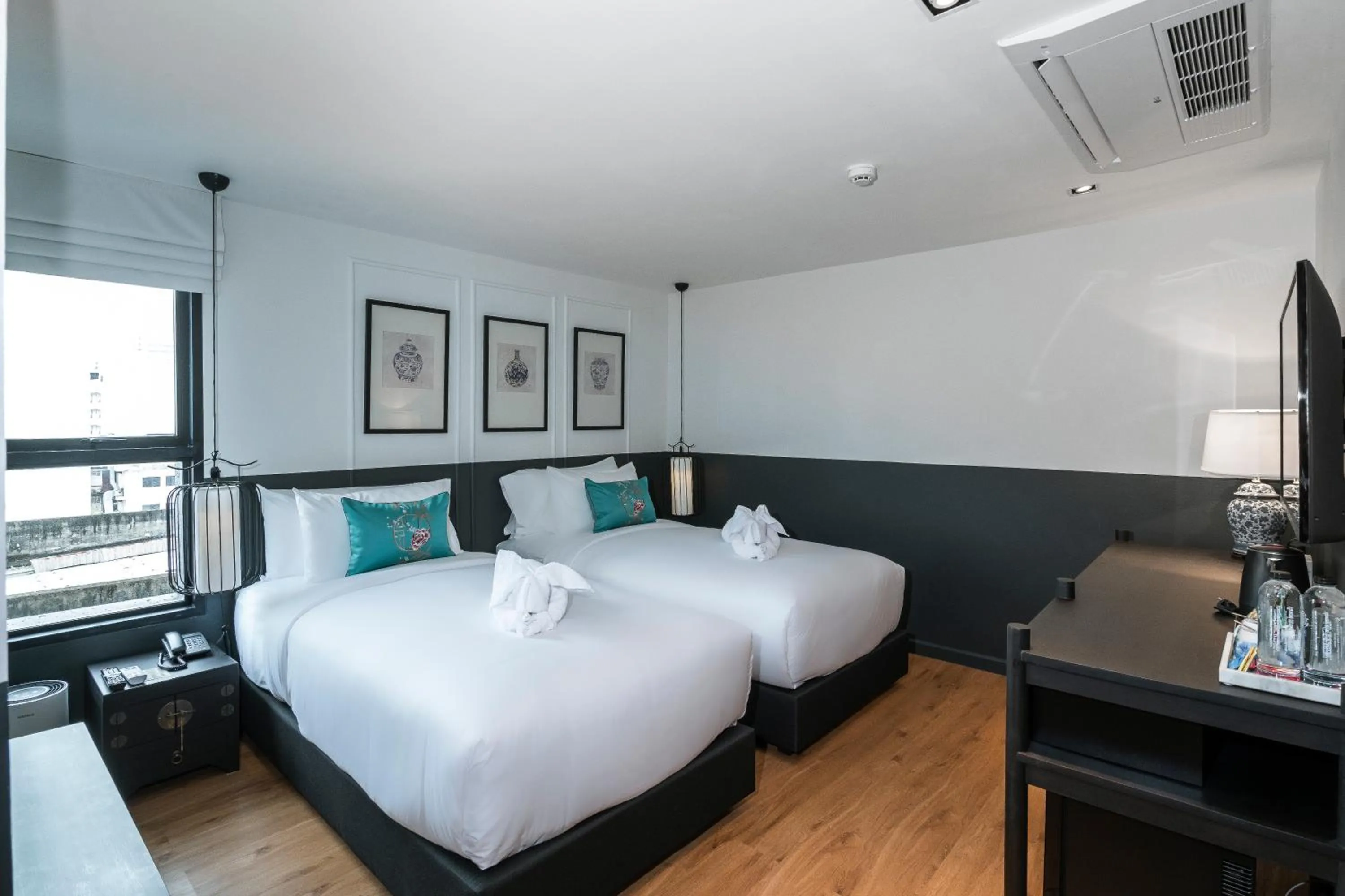 Bed in The Lantern Hatyai Hotel