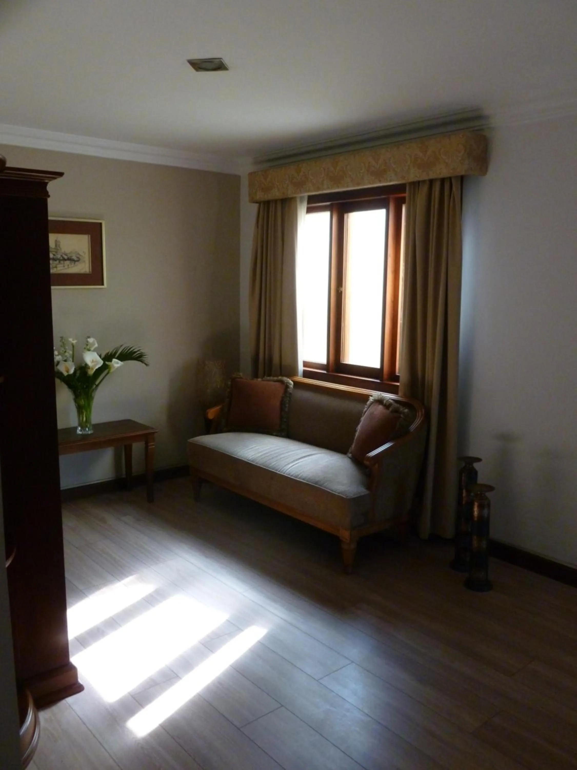 Living room, Bed in Hotel El Conquistador