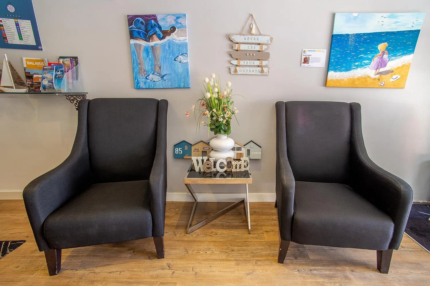 Seating area in Azur Hôtel