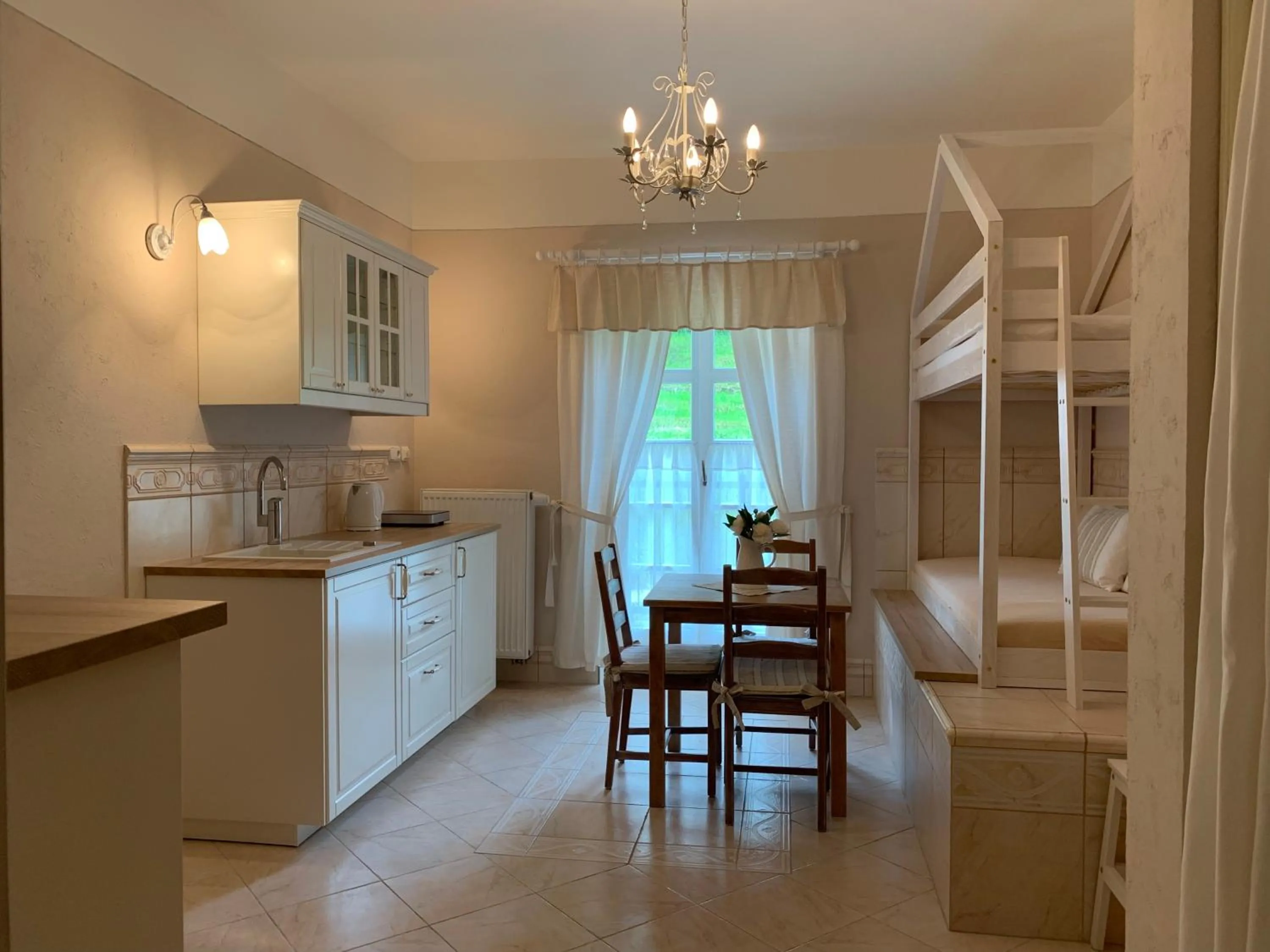 Photo of the whole room in Pension Amadeus & Apartments