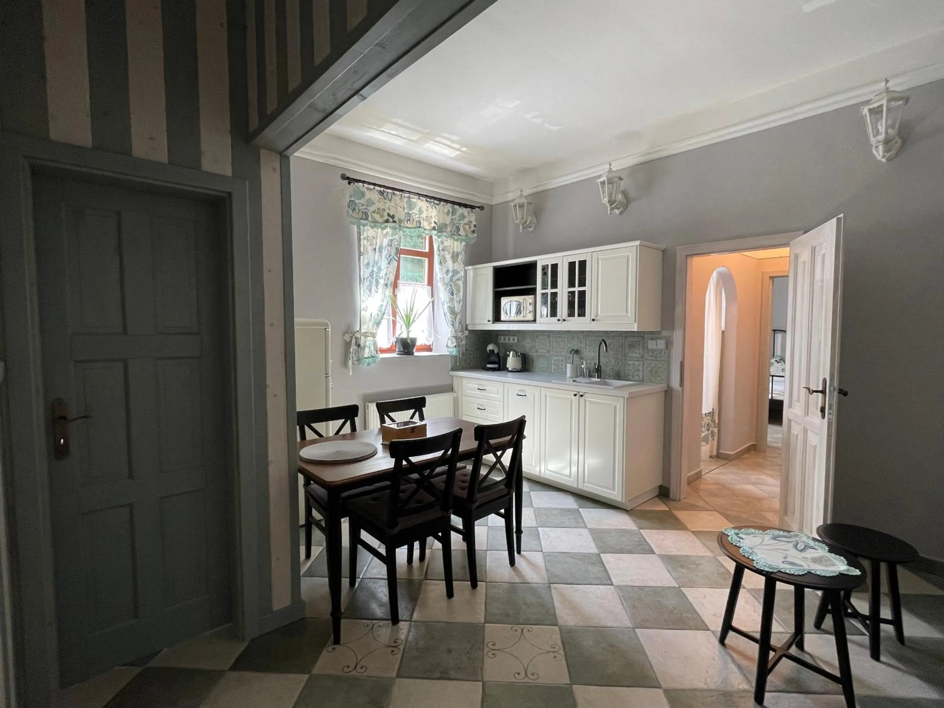 Kitchen or kitchenette in Pension Amadeus & Apartments