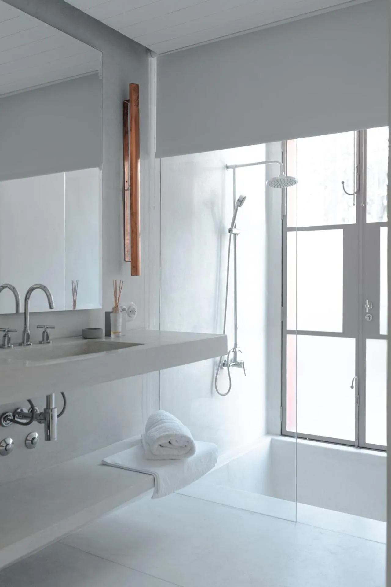 Shower in LUZ Culinary Wine Lodge