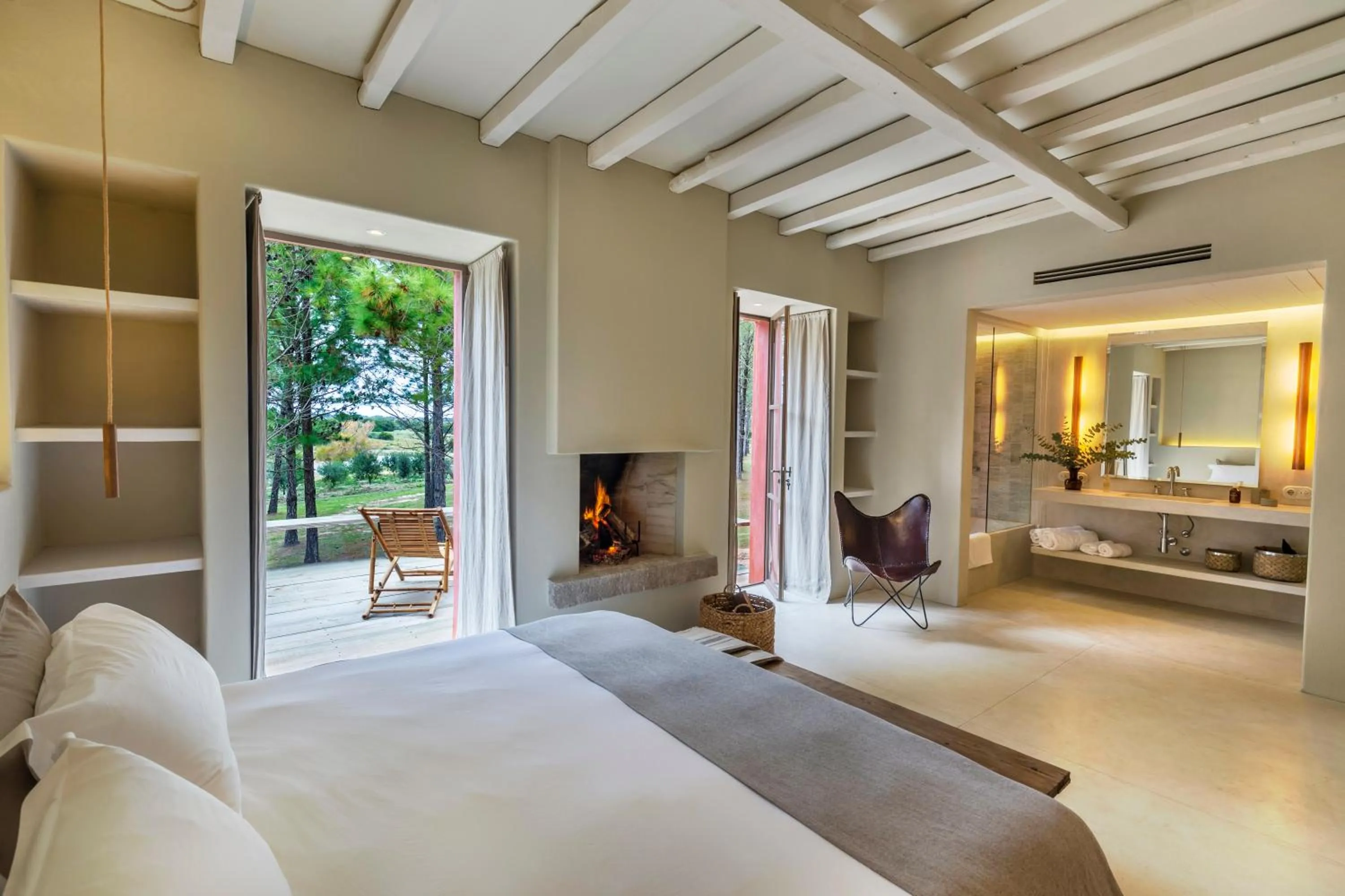 Photo of the whole room, Bed in LUZ Culinary Wine Lodge