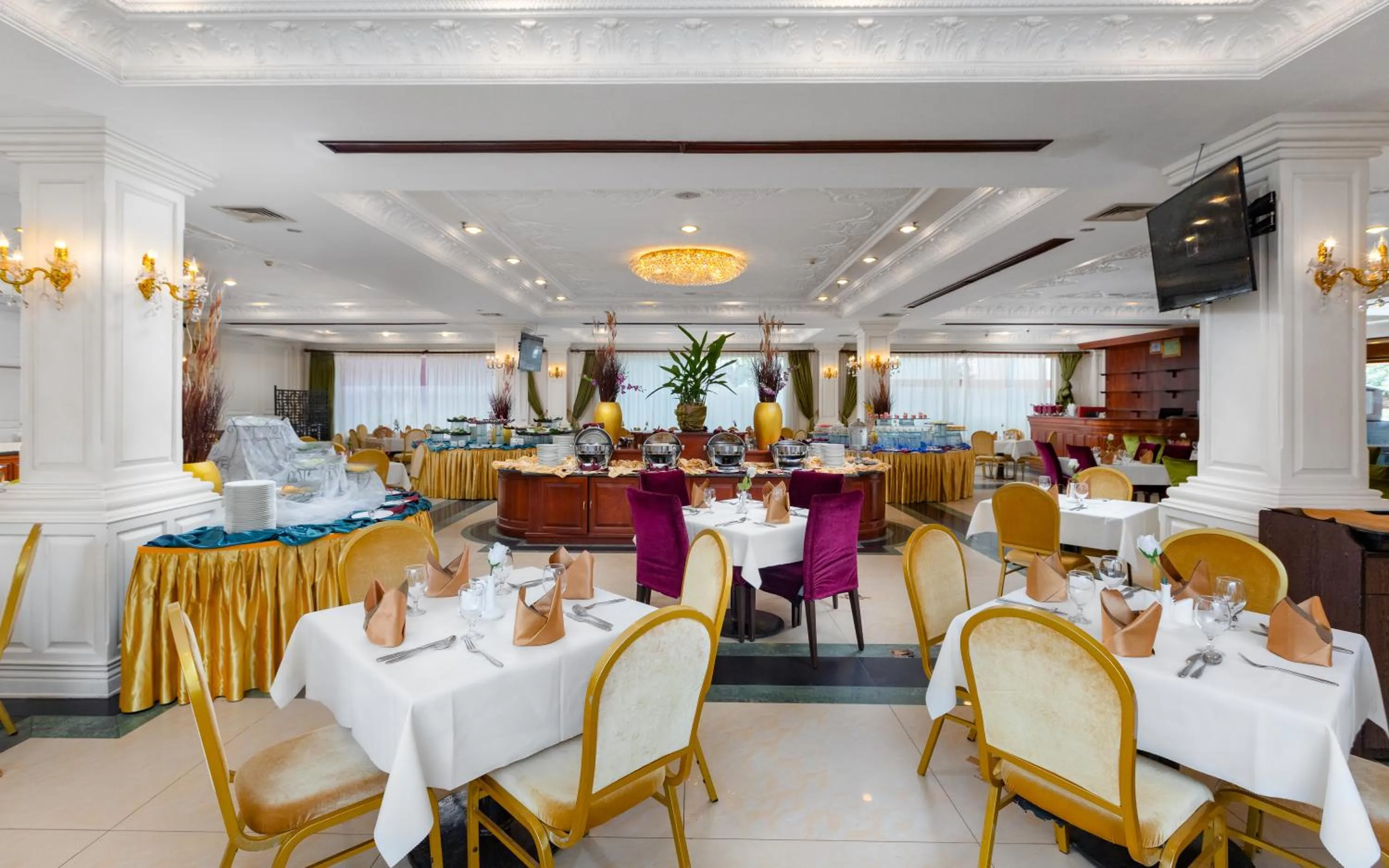 Restaurant/places to eat in Regency Angkor Hotel