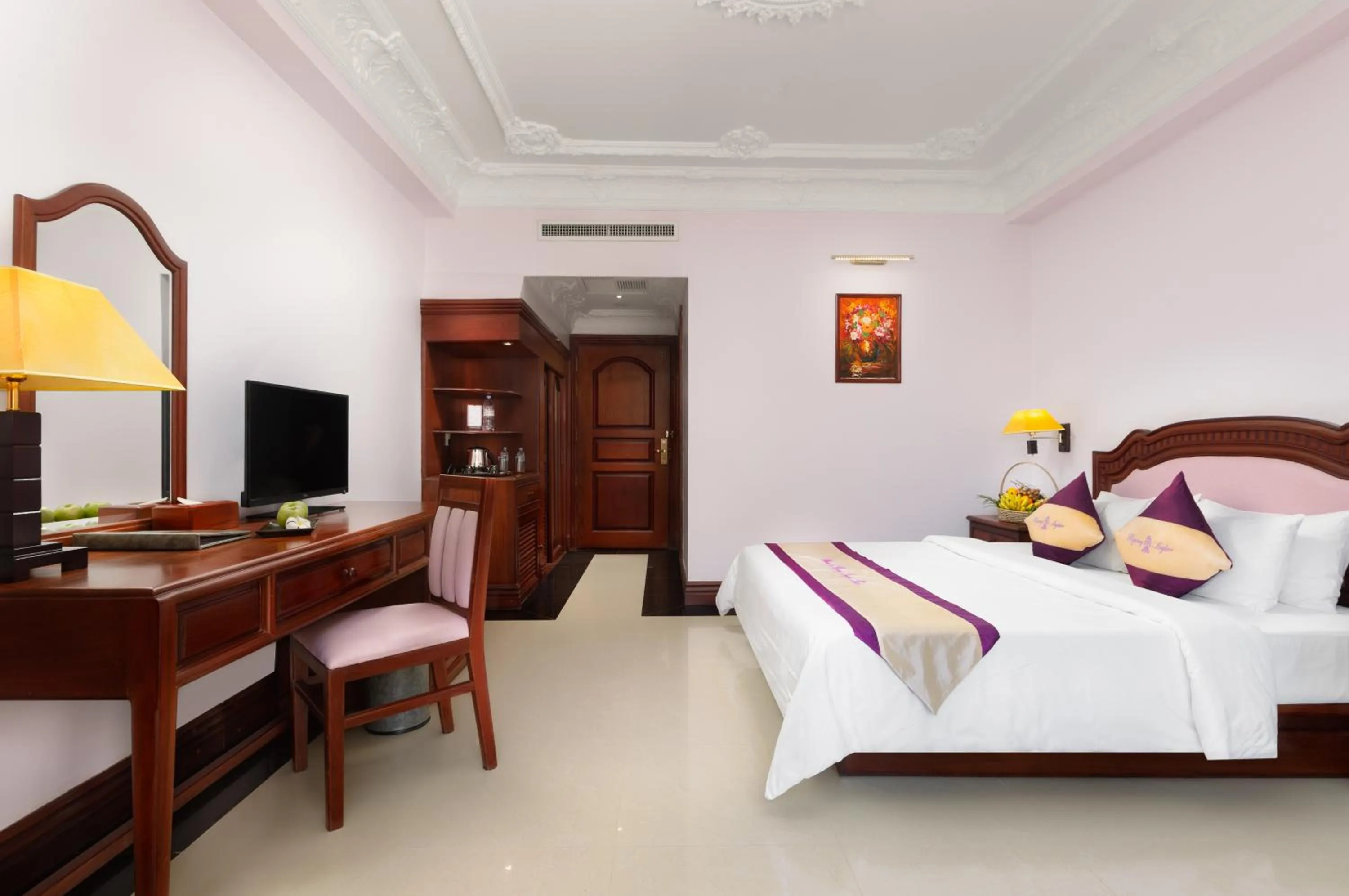 Property building, Bed in Regency Angkor Hotel